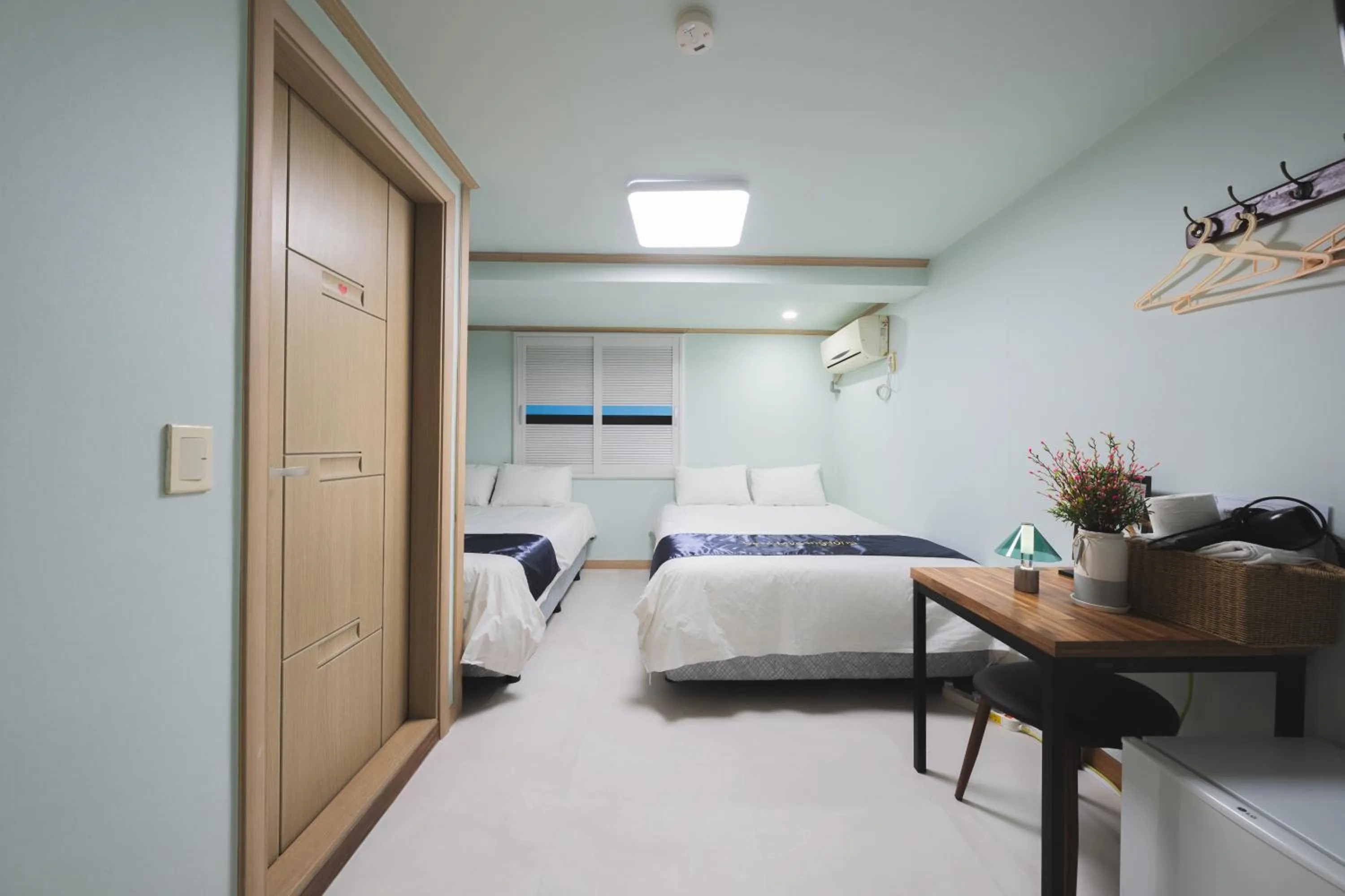 Decorative detail, Bed in Cave Myeongdong