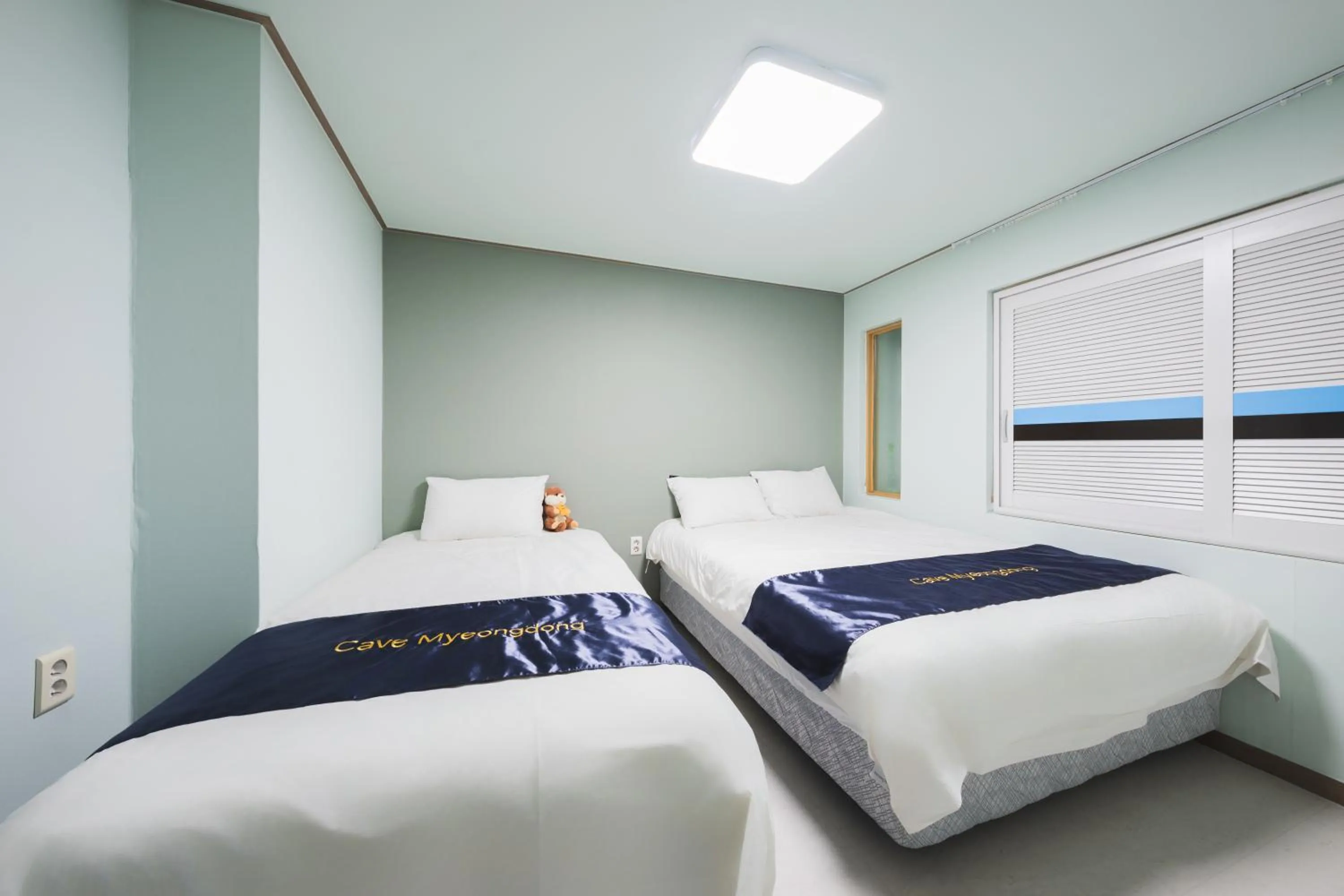 Decorative detail, Bed in Cave Myeongdong