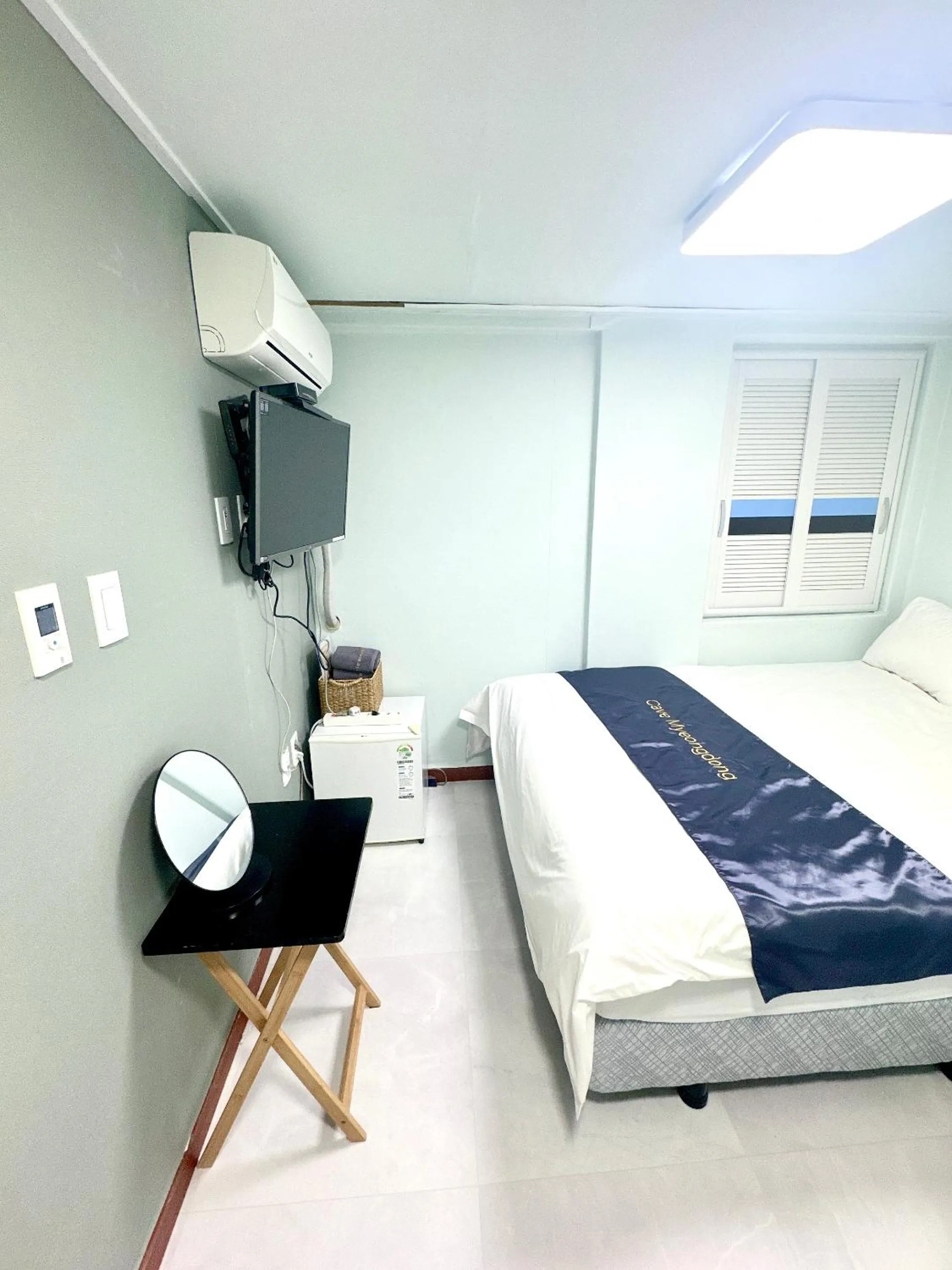 Bedroom, Bed in Cave Myeongdong