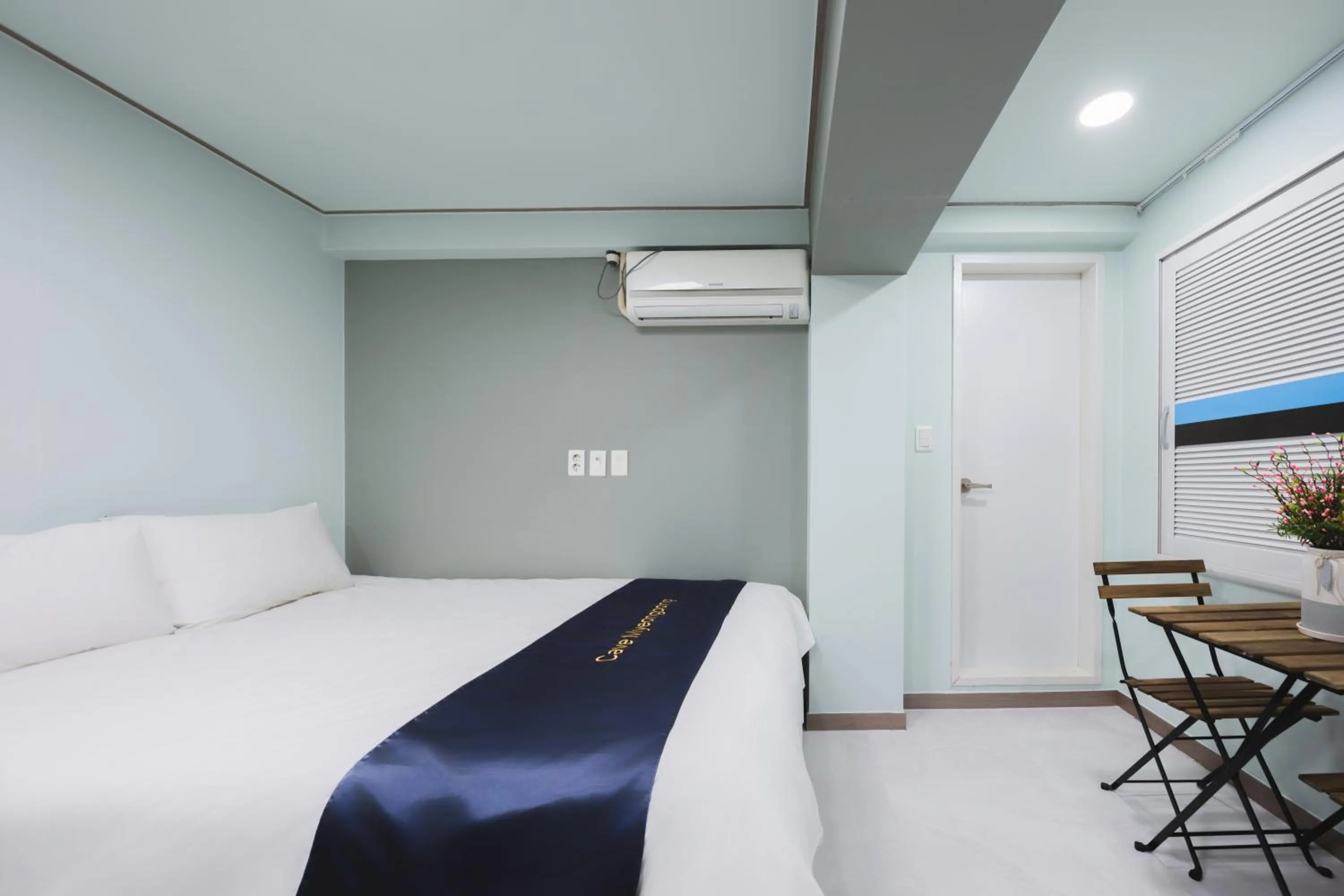 Bedroom, Bed in Cave Myeongdong