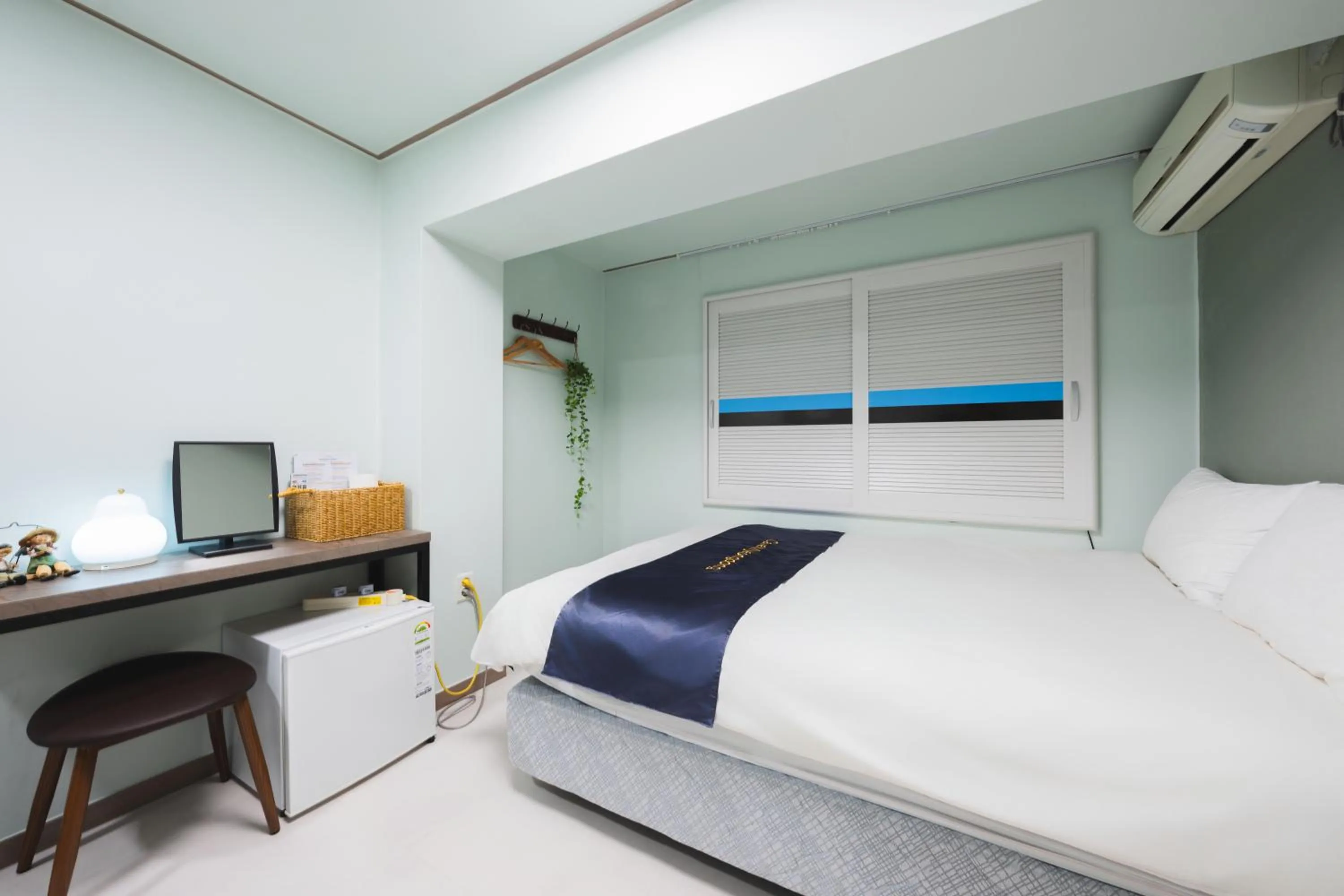 Bedroom, Bed in Cave Myeongdong