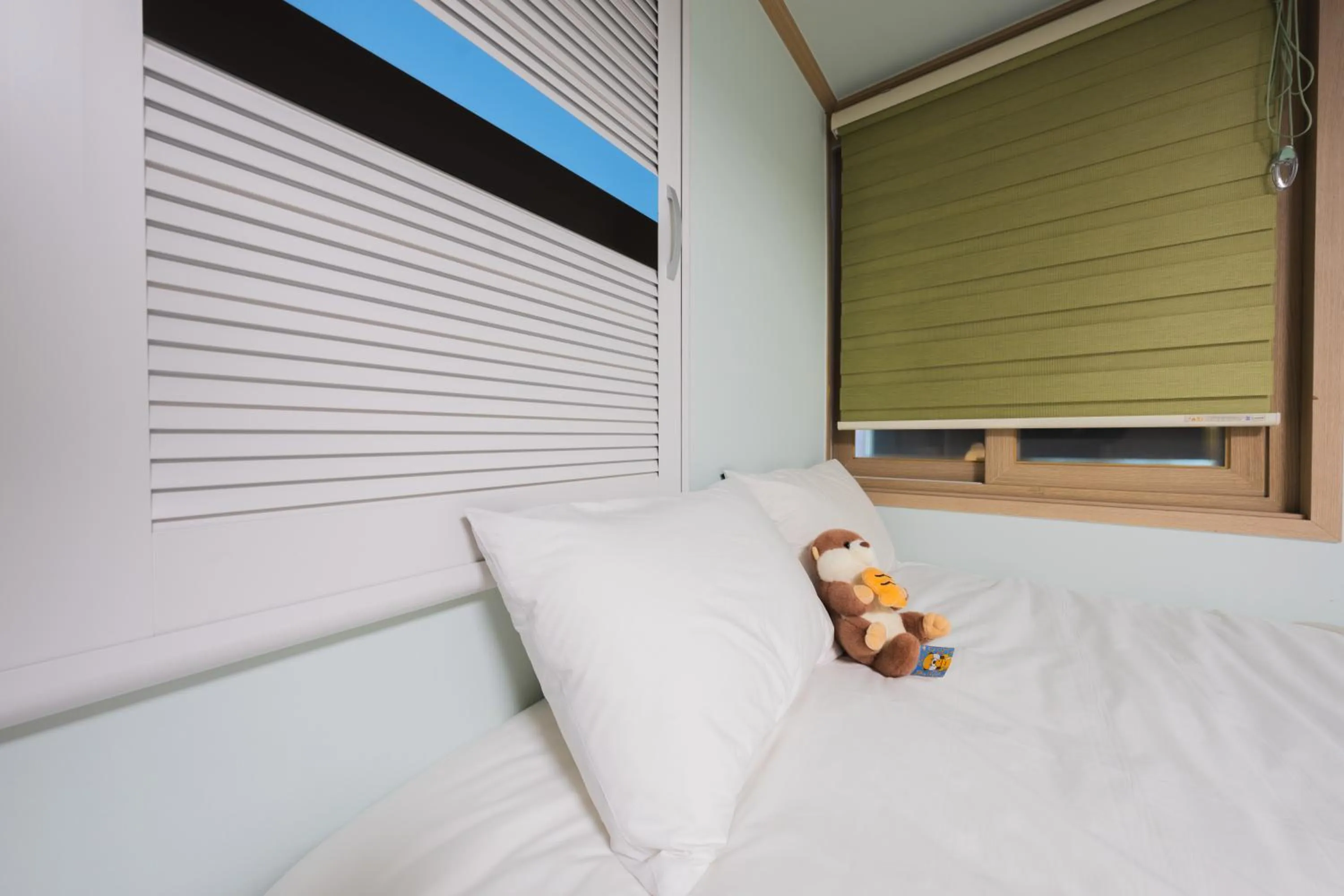 Decorative detail, Bed in Cave Myeongdong