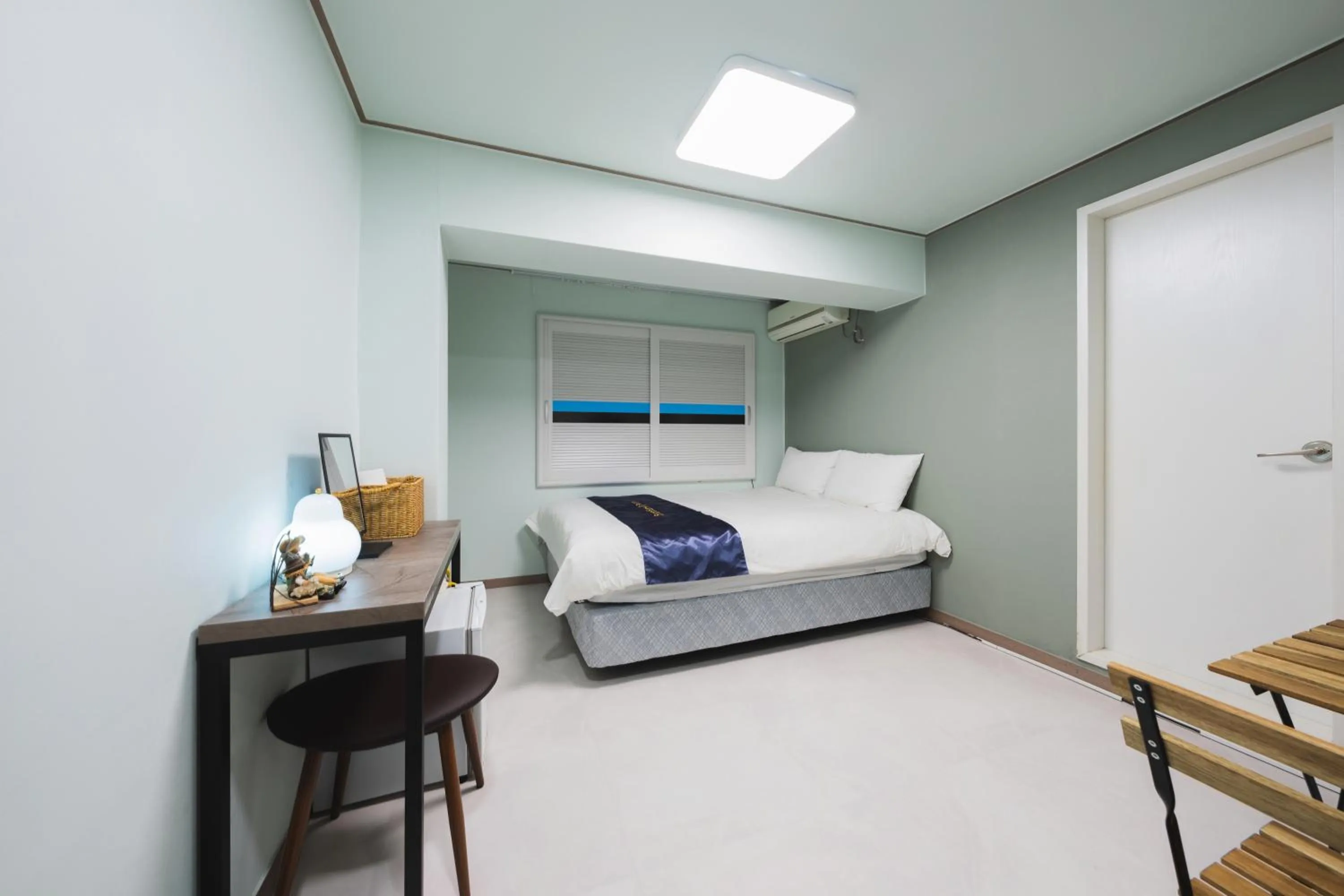 Bedroom, Bed in Cave Myeongdong