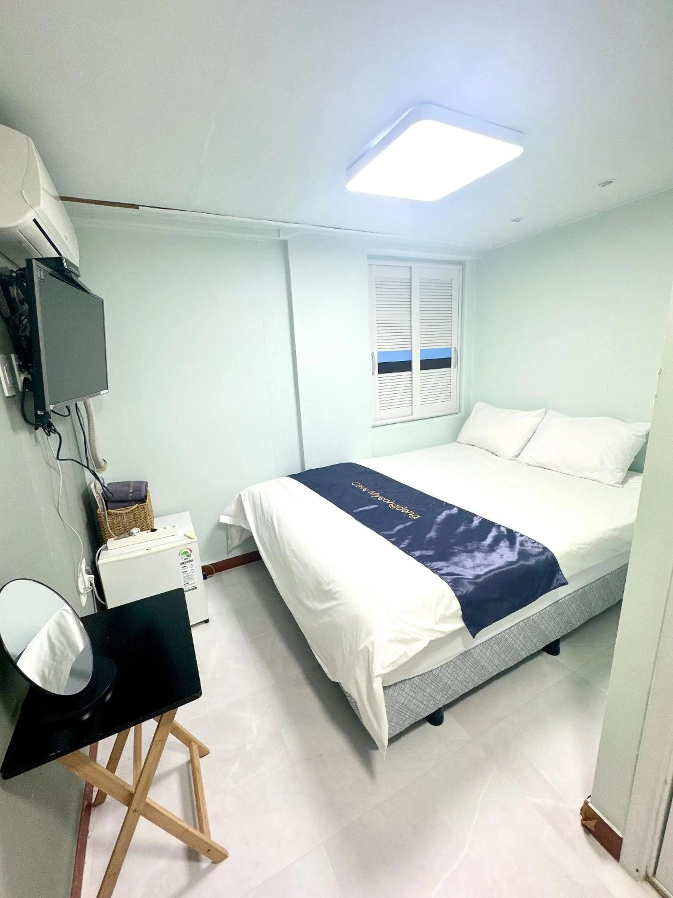 Bedroom, Bed in Cave Myeongdong