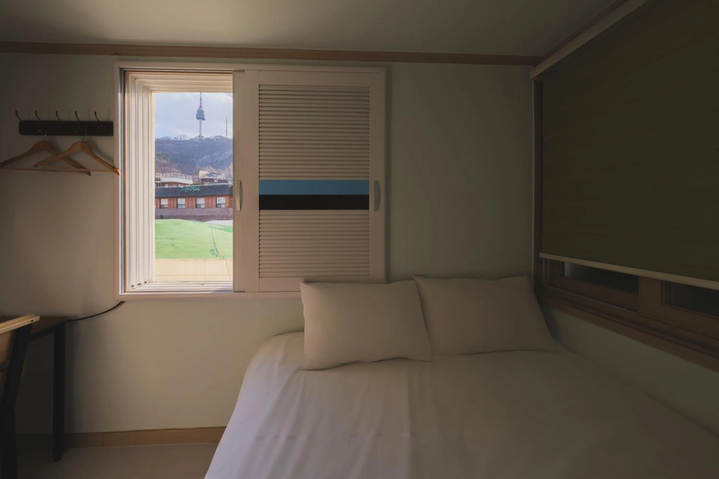 Decorative detail, Bed in Cave Myeongdong