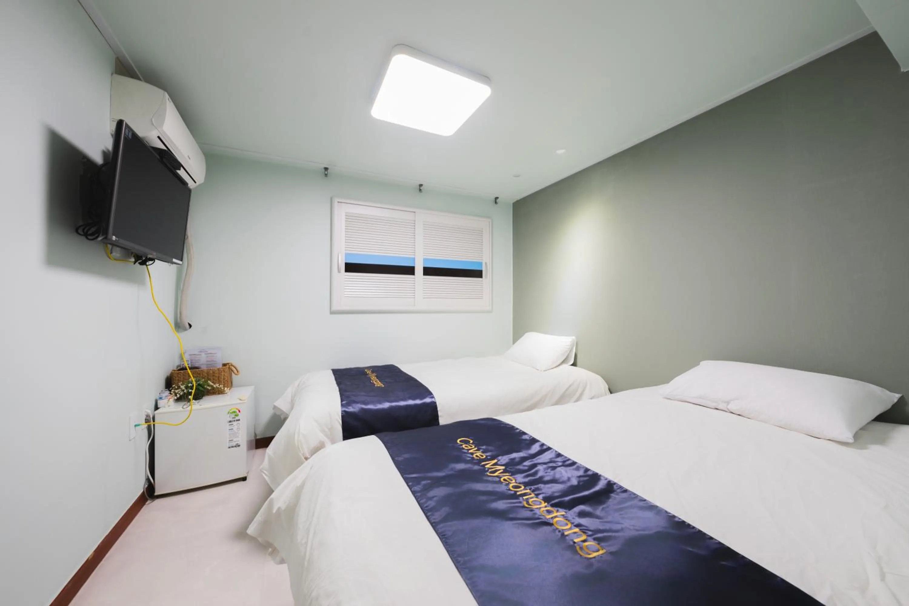 Decorative detail, Bed in Cave Myeongdong