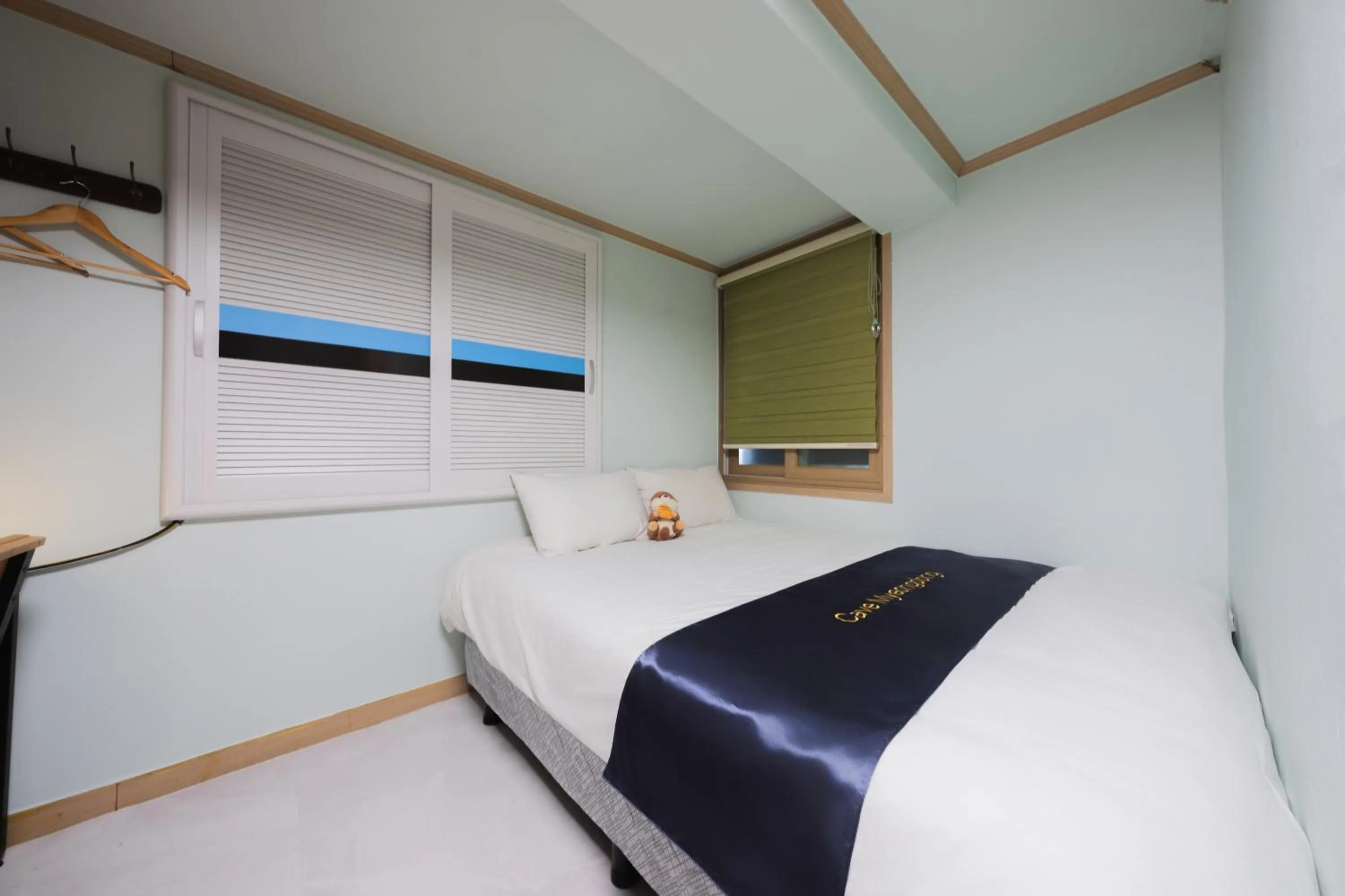 Decorative detail, Bed in Cave Myeongdong