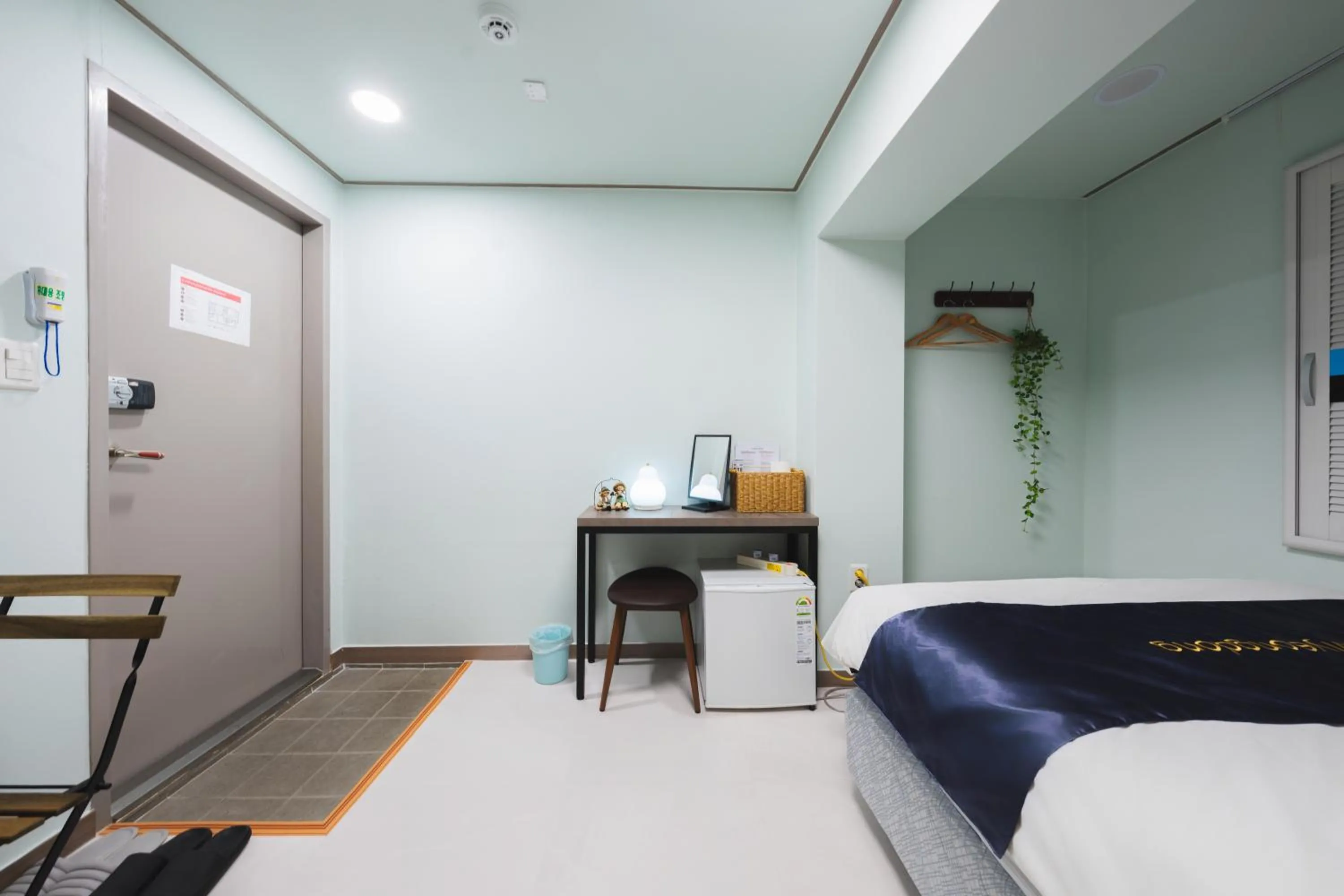 Bedroom, Bed in Cave Myeongdong