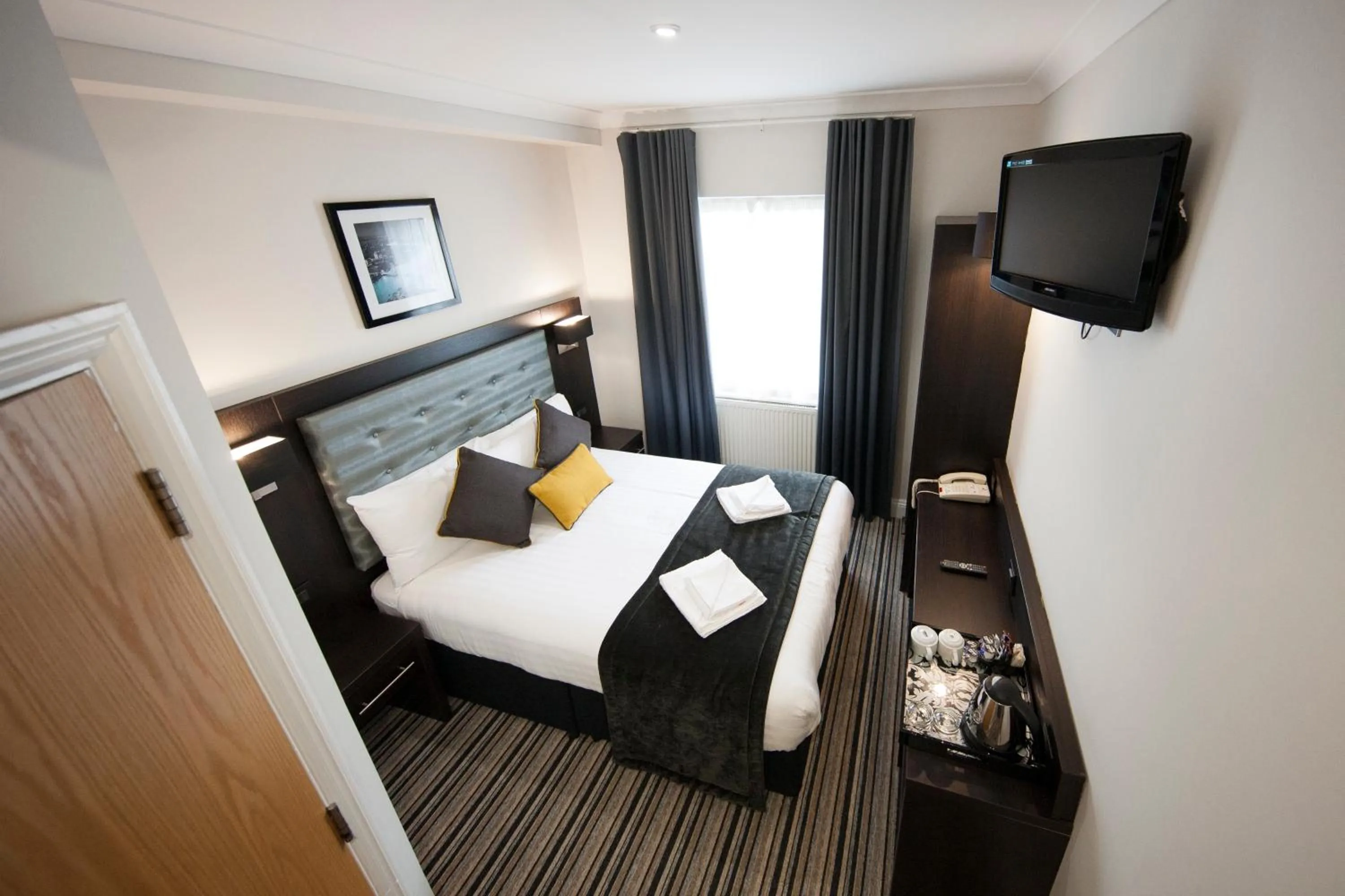 Bedroom, Bed in St George's Inn Victoria