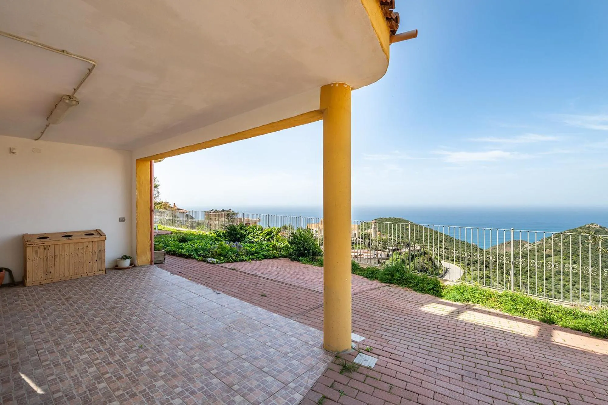 Parking in B&B Pedra Rubia