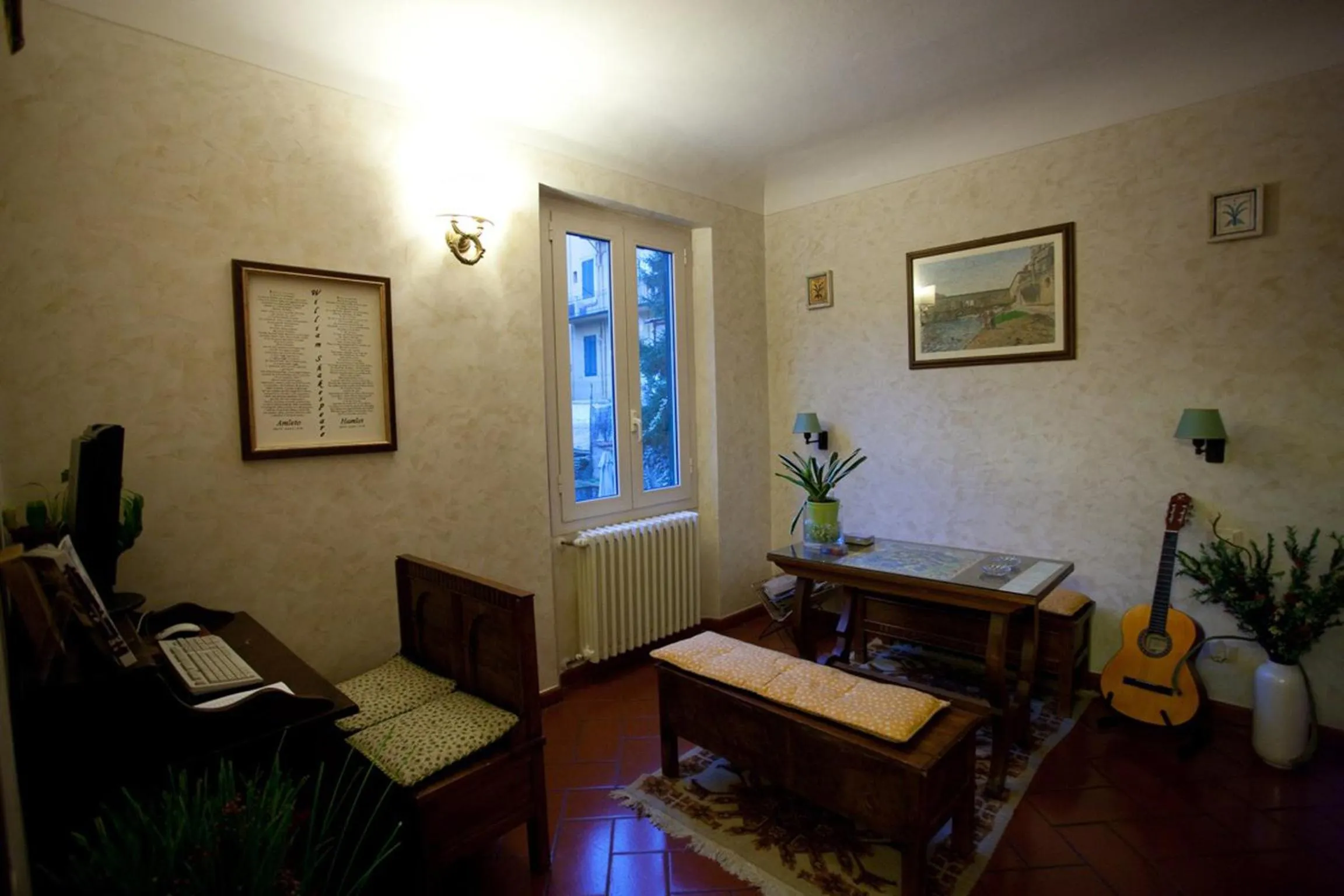 Communal lounge/ TV room in Locanda dei Poeti Rooms & Apartments