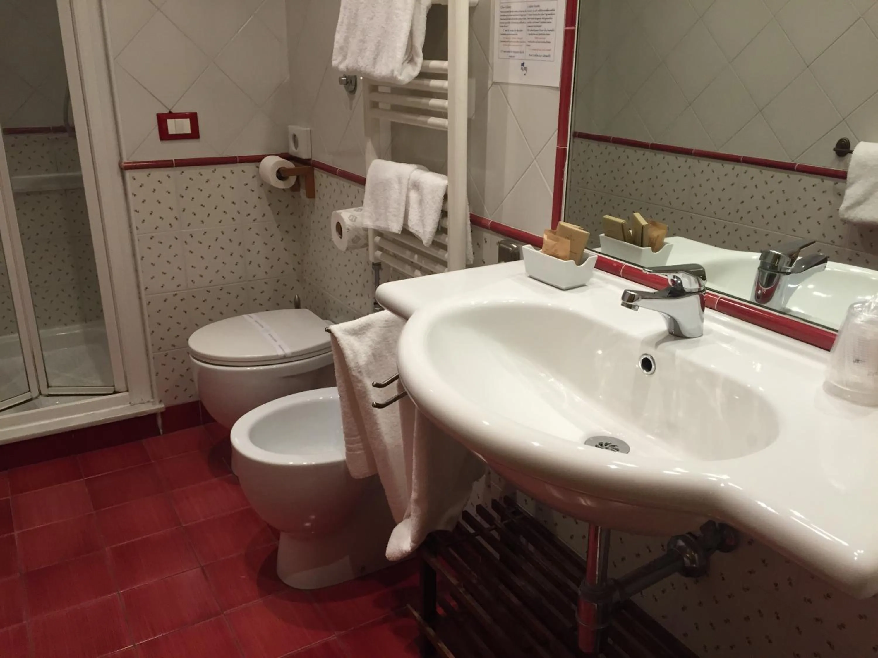 Toilet in Locanda dei Poeti Rooms & Apartments