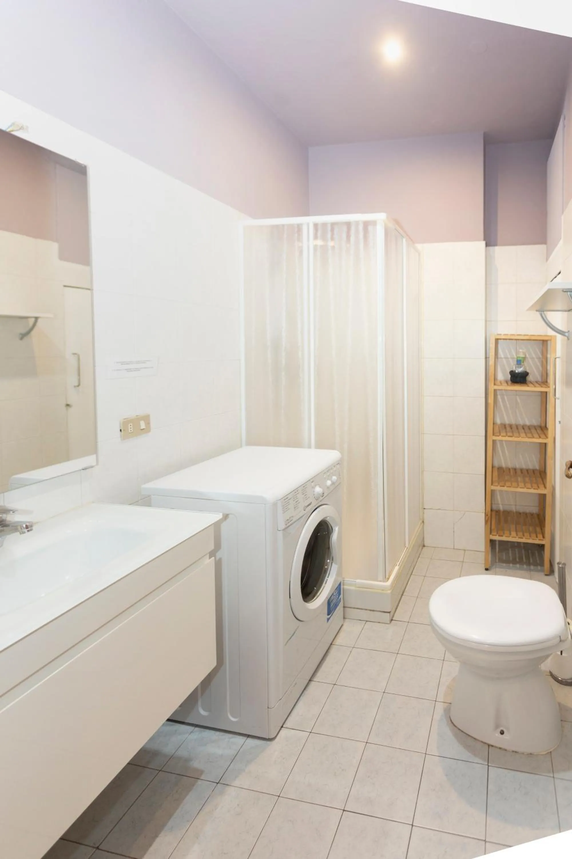 Shower in Locanda dei Poeti Rooms & Apartments