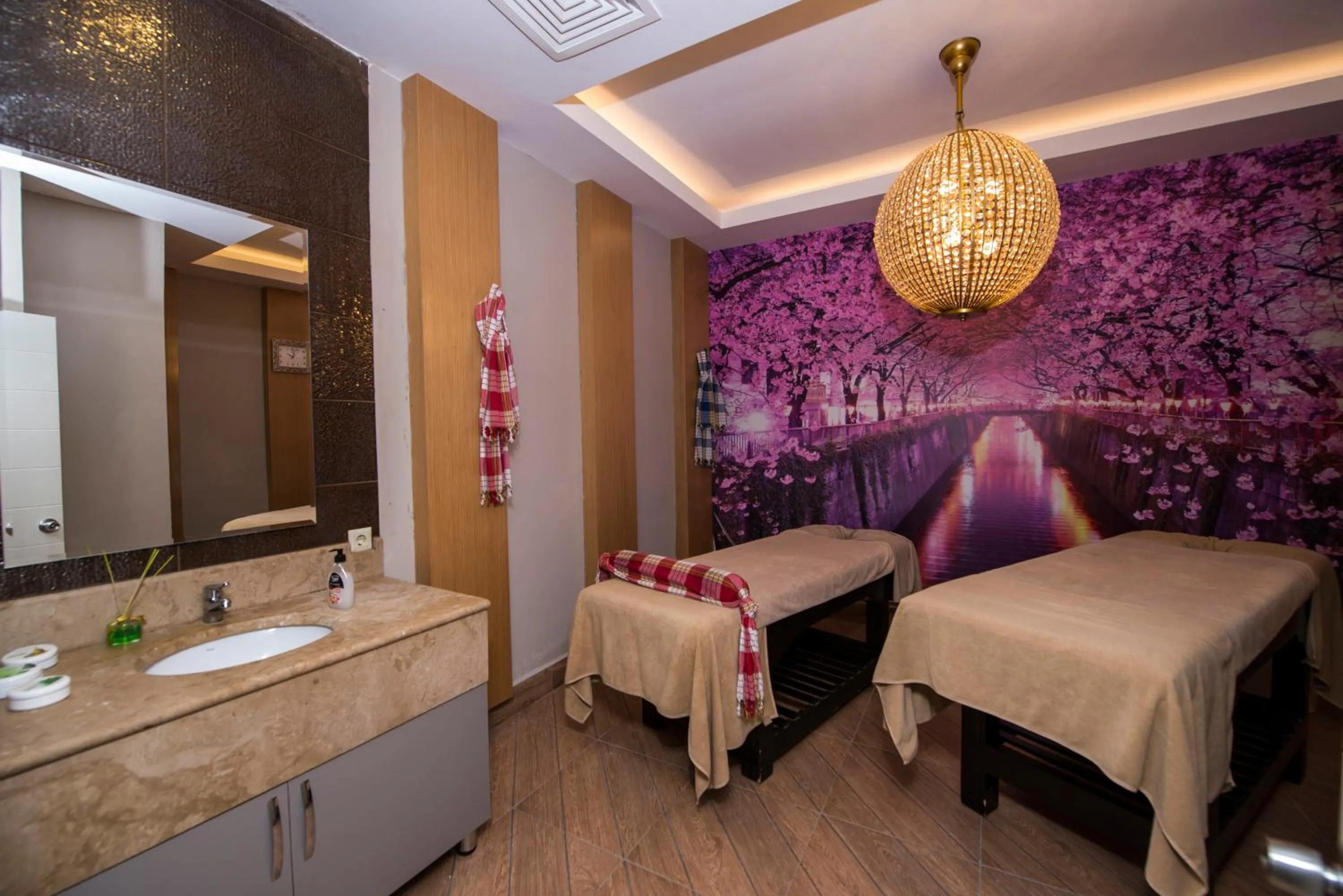 Massage in Palm World Side Resort & Spa