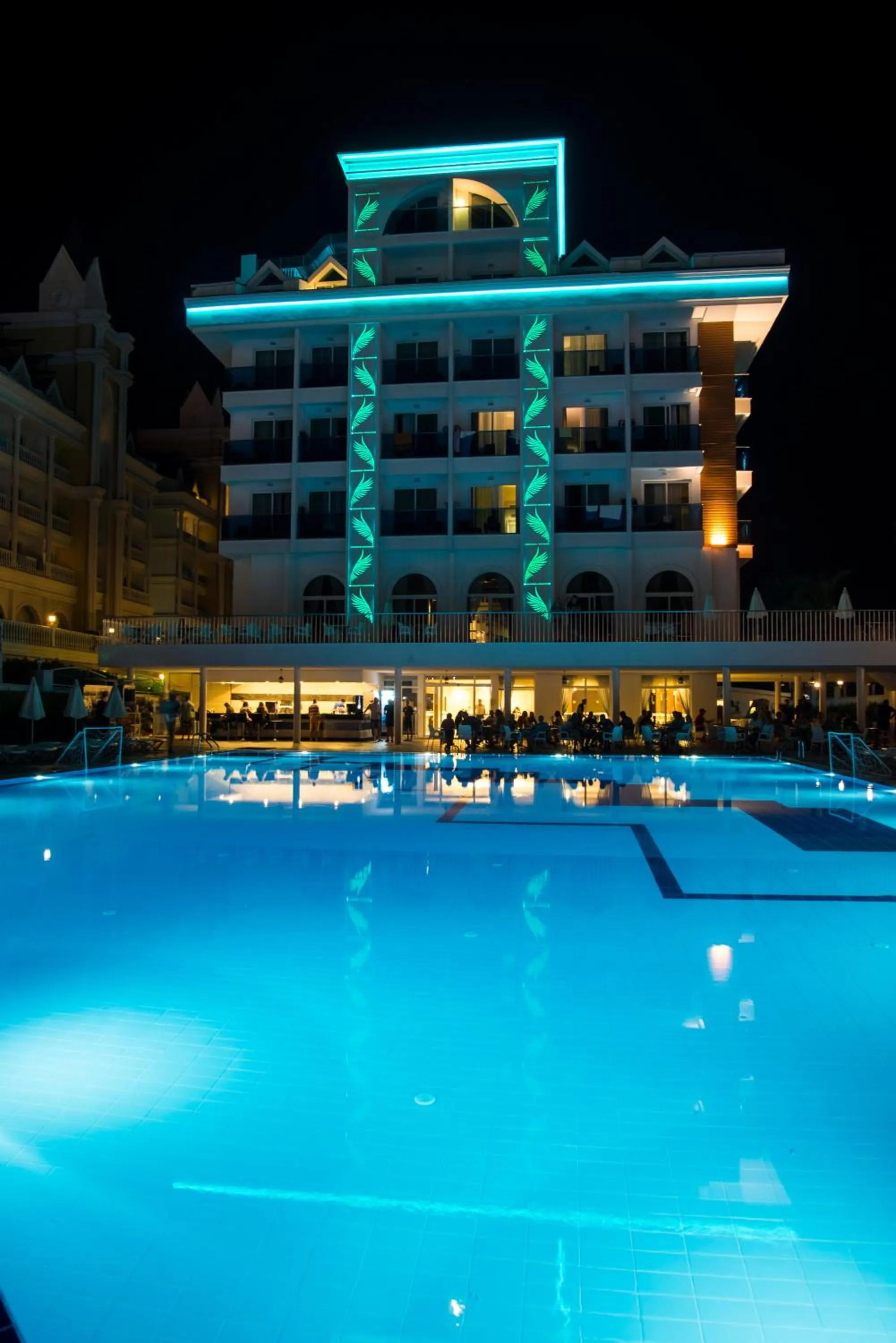 Palm World Side Resort & Spa