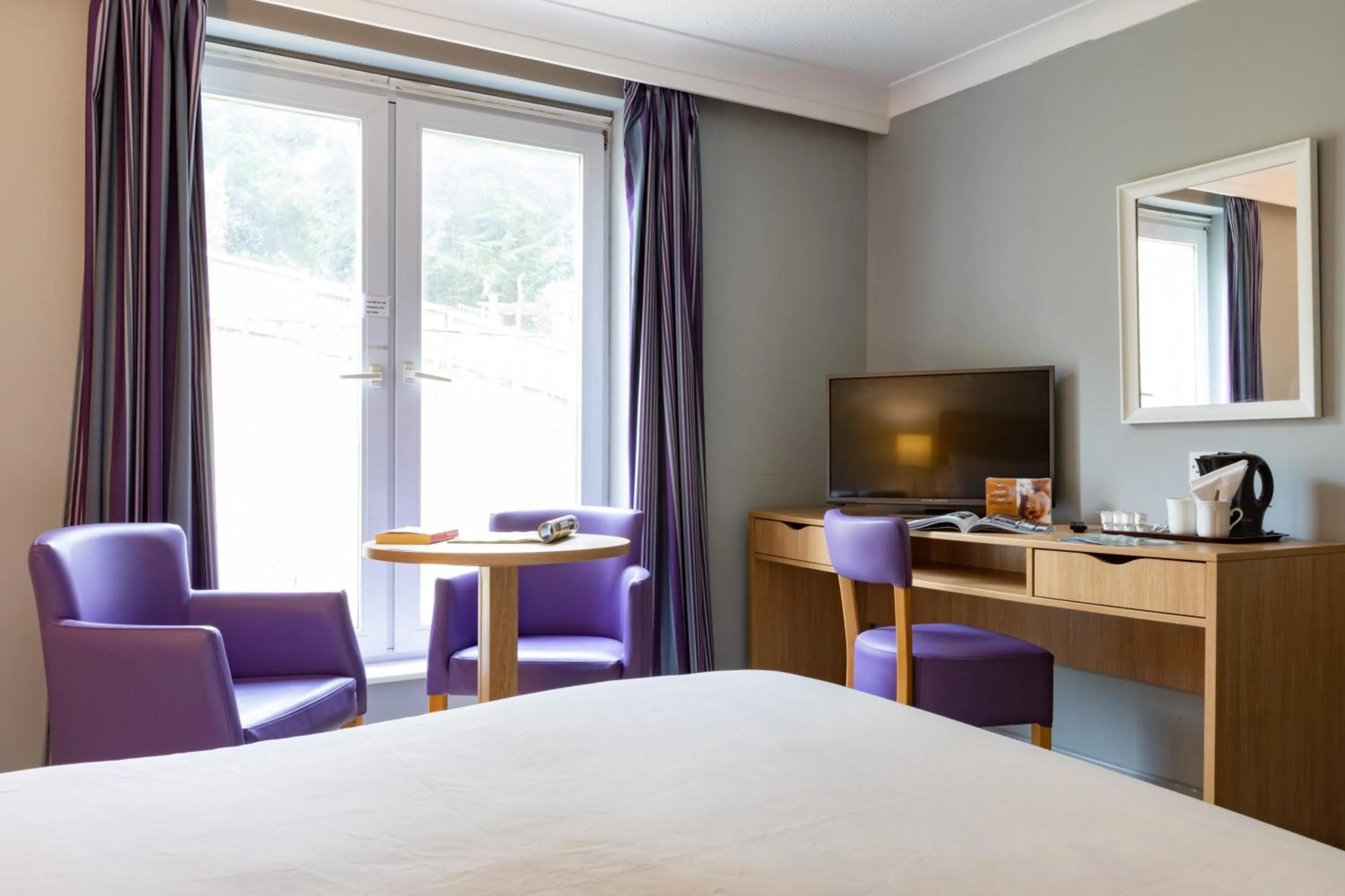 Bed in The Caledonian Island Hotel