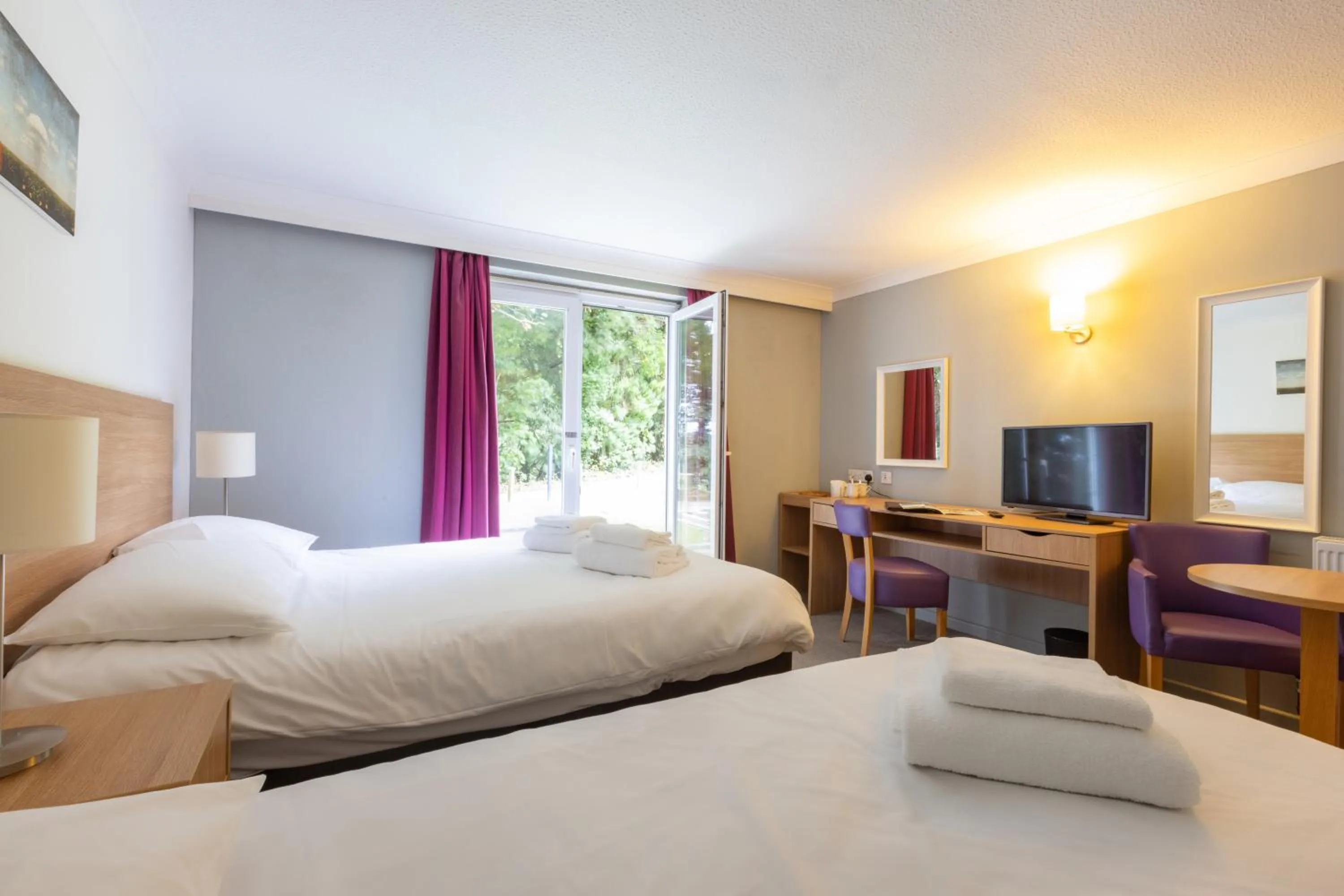 Bed in The Caledonian Island Hotel