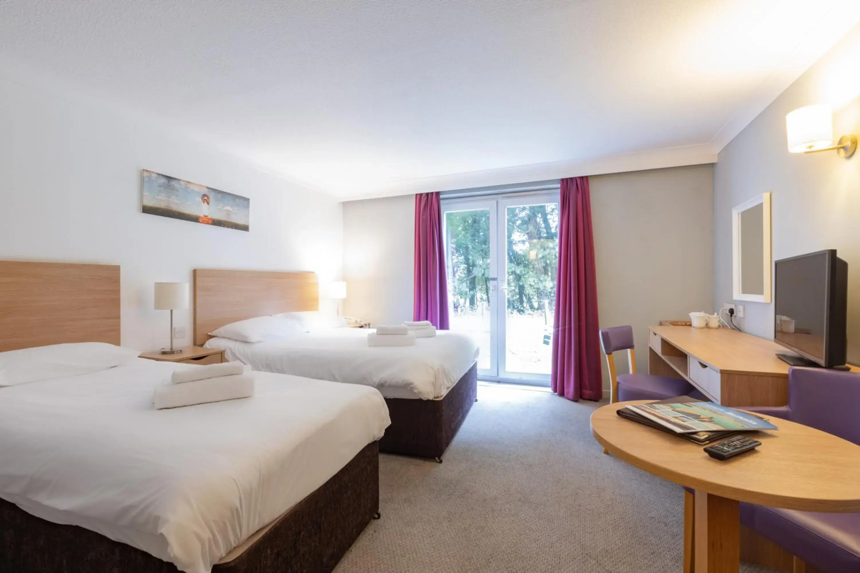 Twin Room with Terrace in The Broadway Park Hotel Twin Room with Terrace in The Broadway Park Hotel