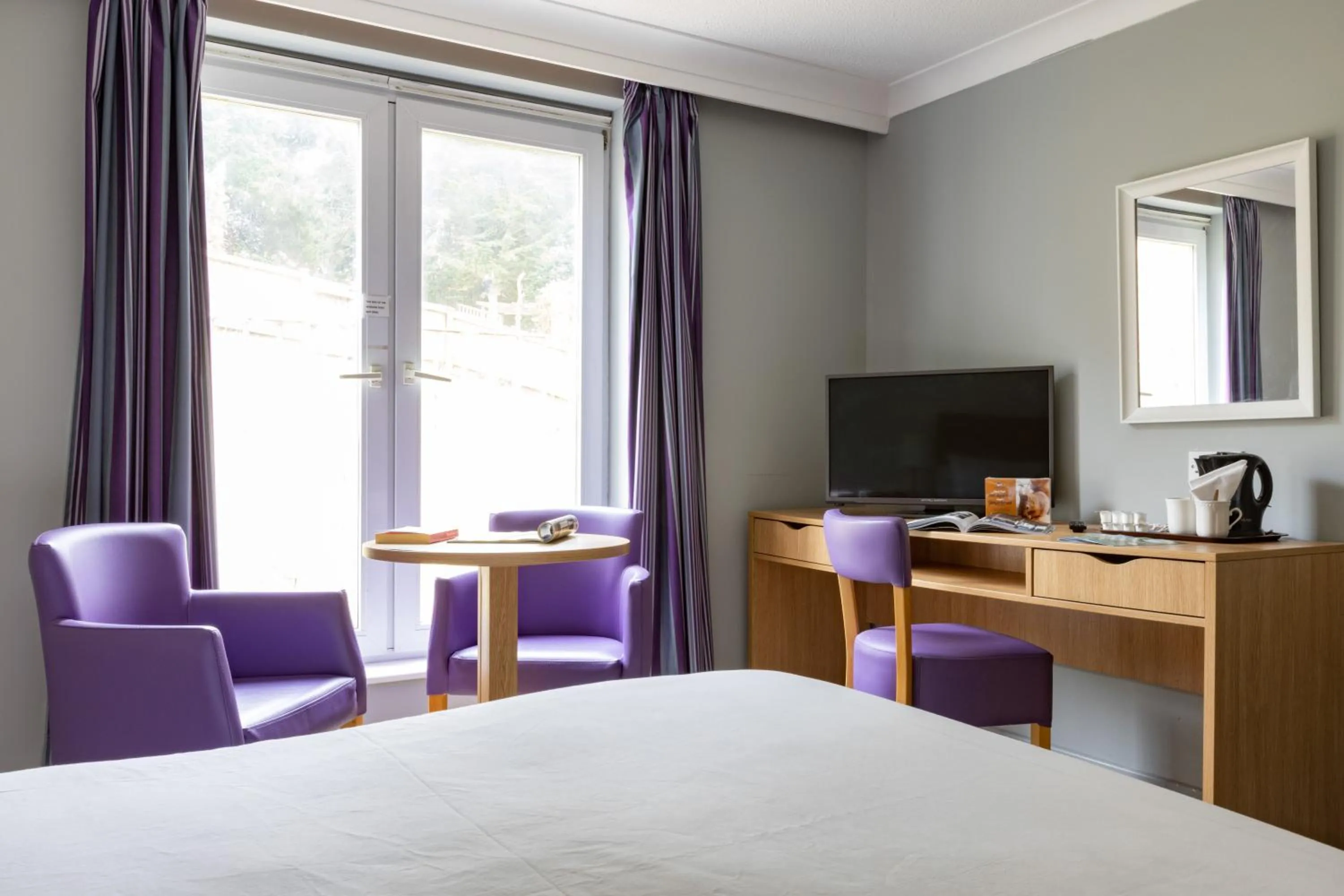 Bedroom in The Caledonian Island Hotel