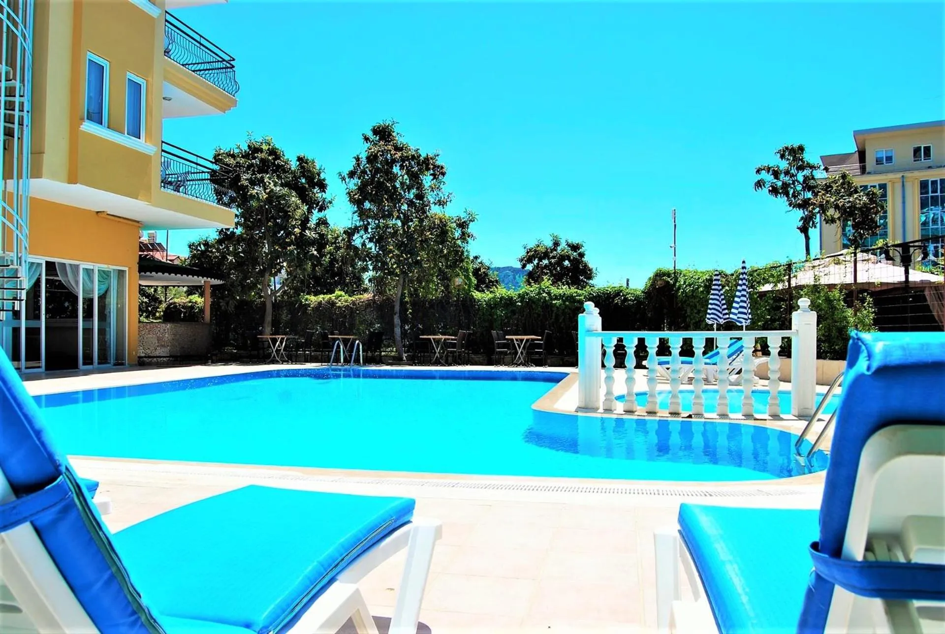 Swimming pool in Select Suite & Apart Hotel