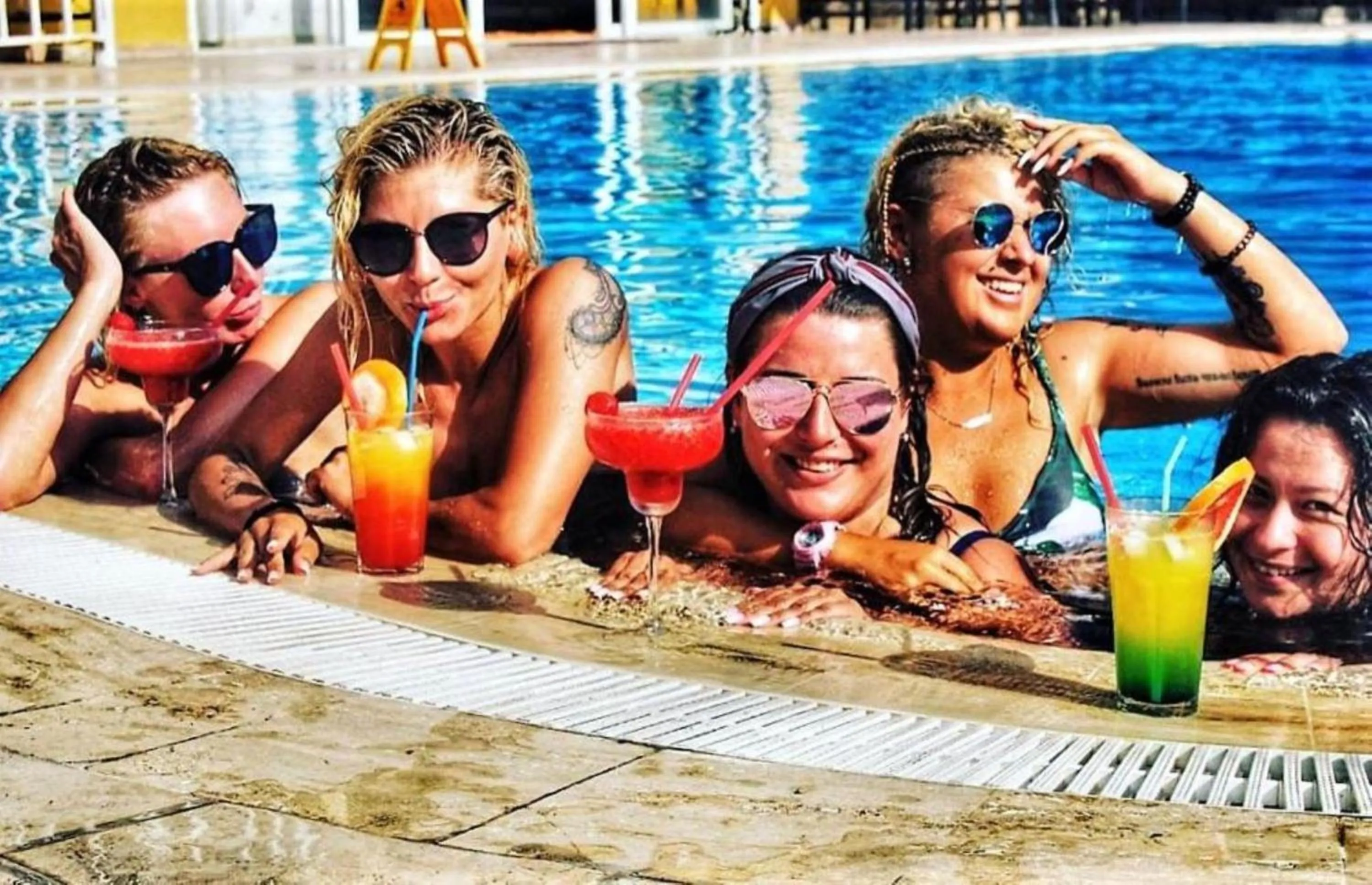 Swimming pool in Select Suite & Apart Hotel