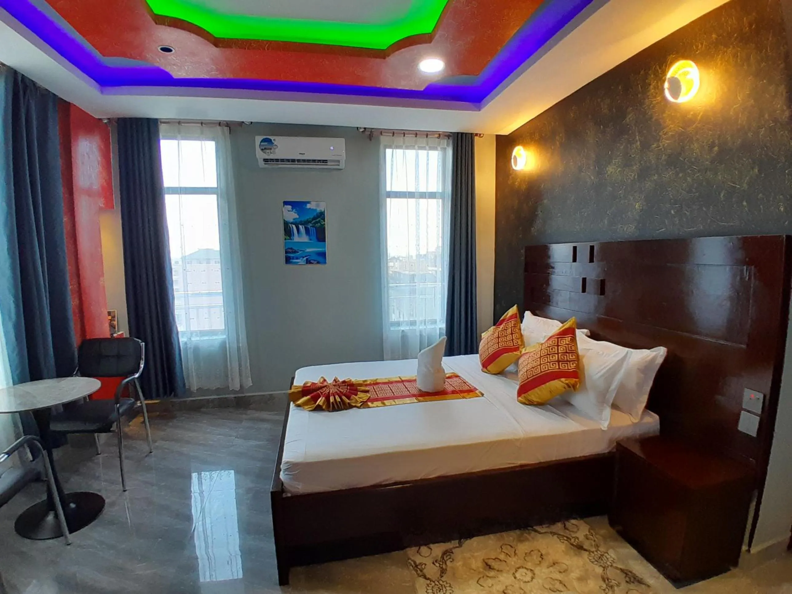 Bed in Mazola Diamond Hotel