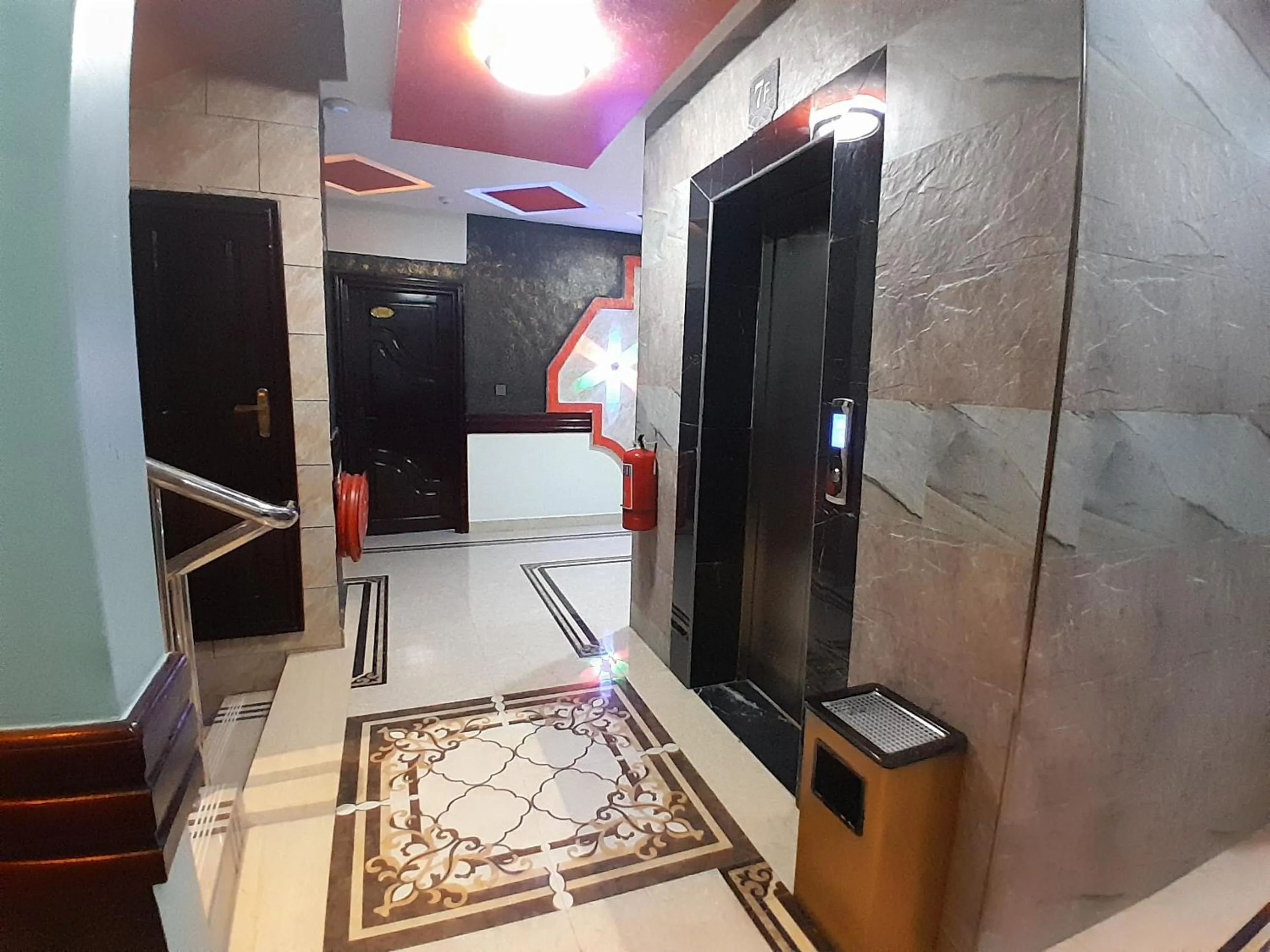 elevator in Mazola Diamond Hotel