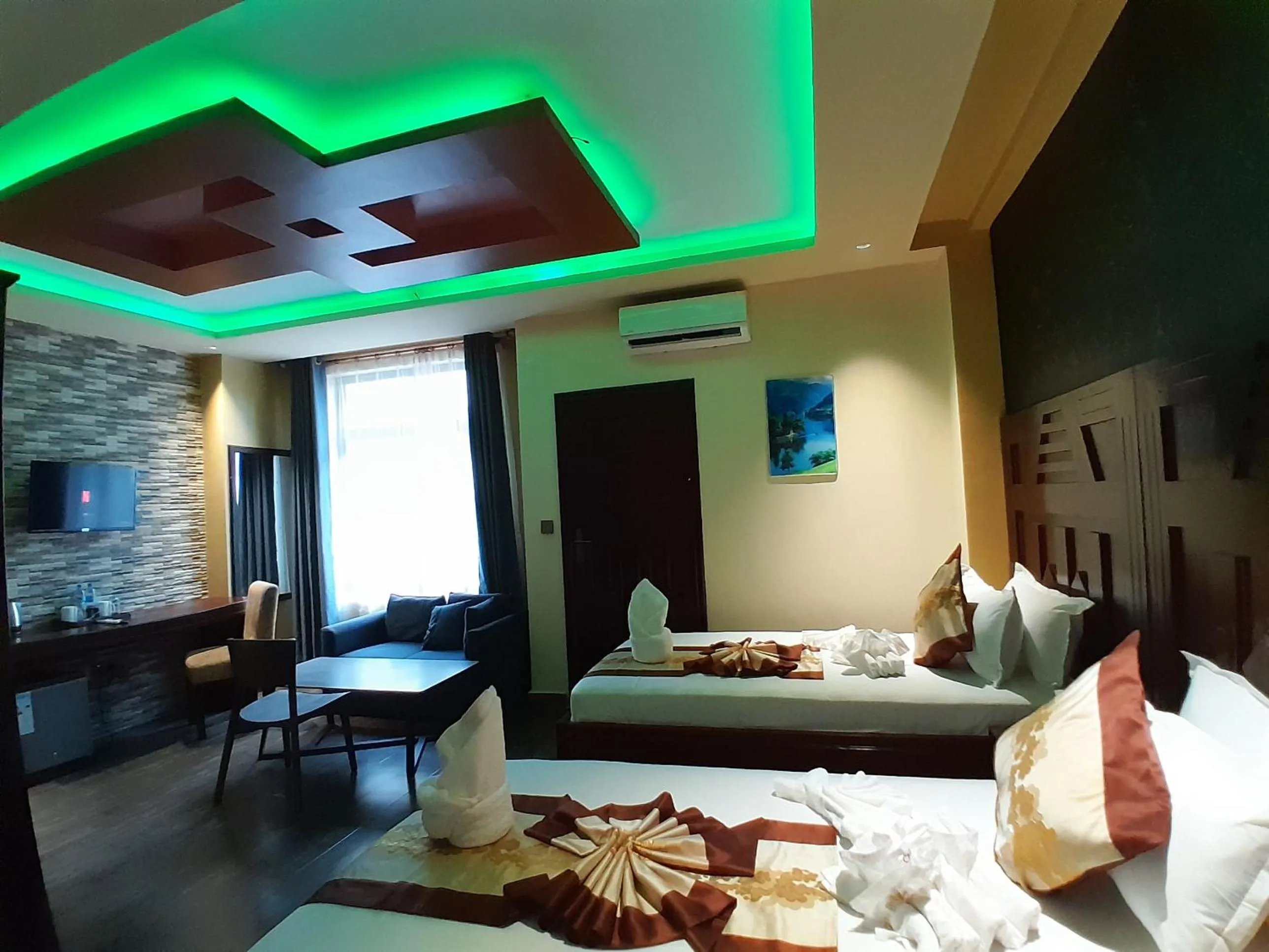 Photo of the whole room, Bed in Mazola Diamond Hotel