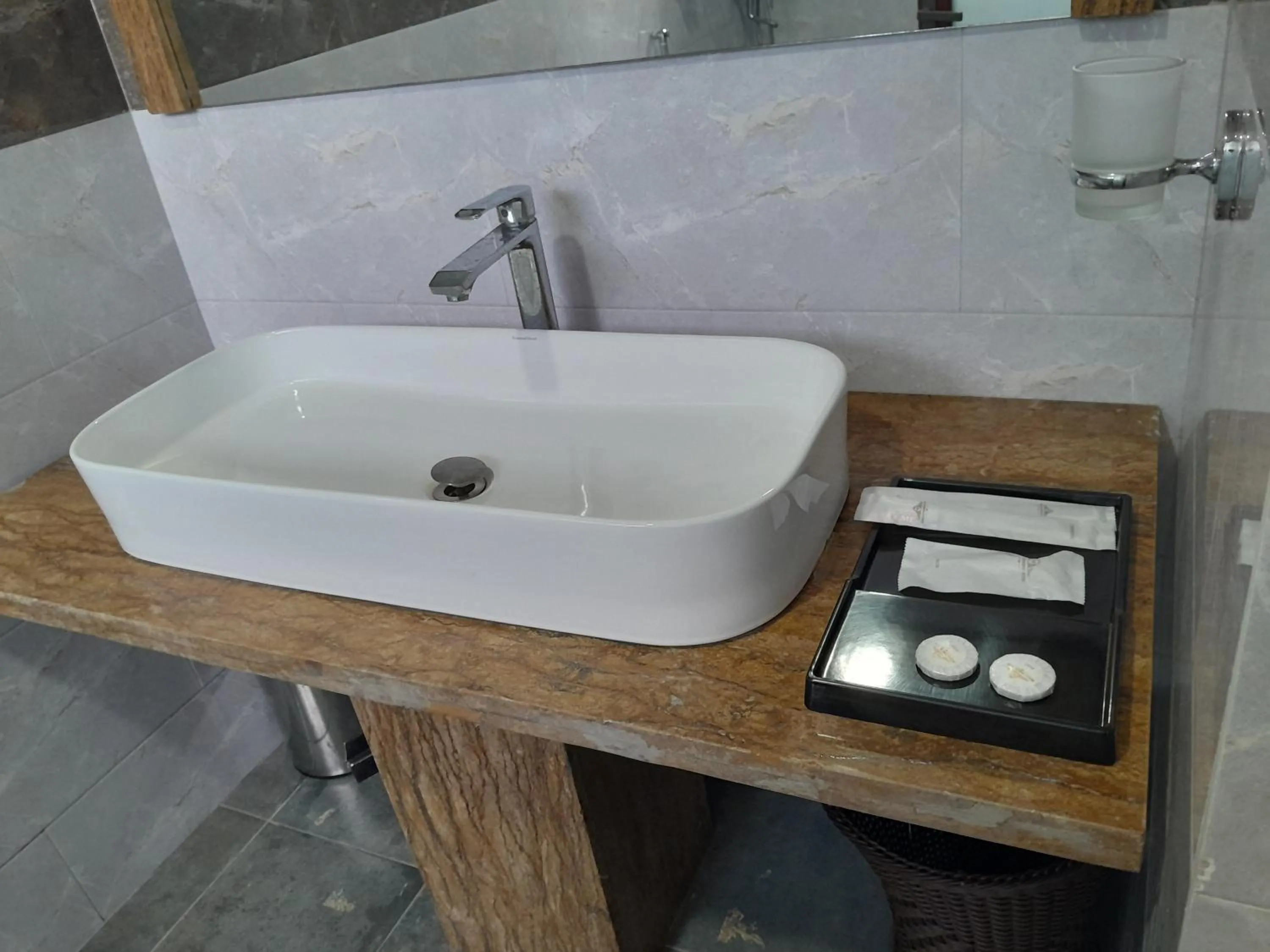 Bathroom in Mazola Diamond Hotel