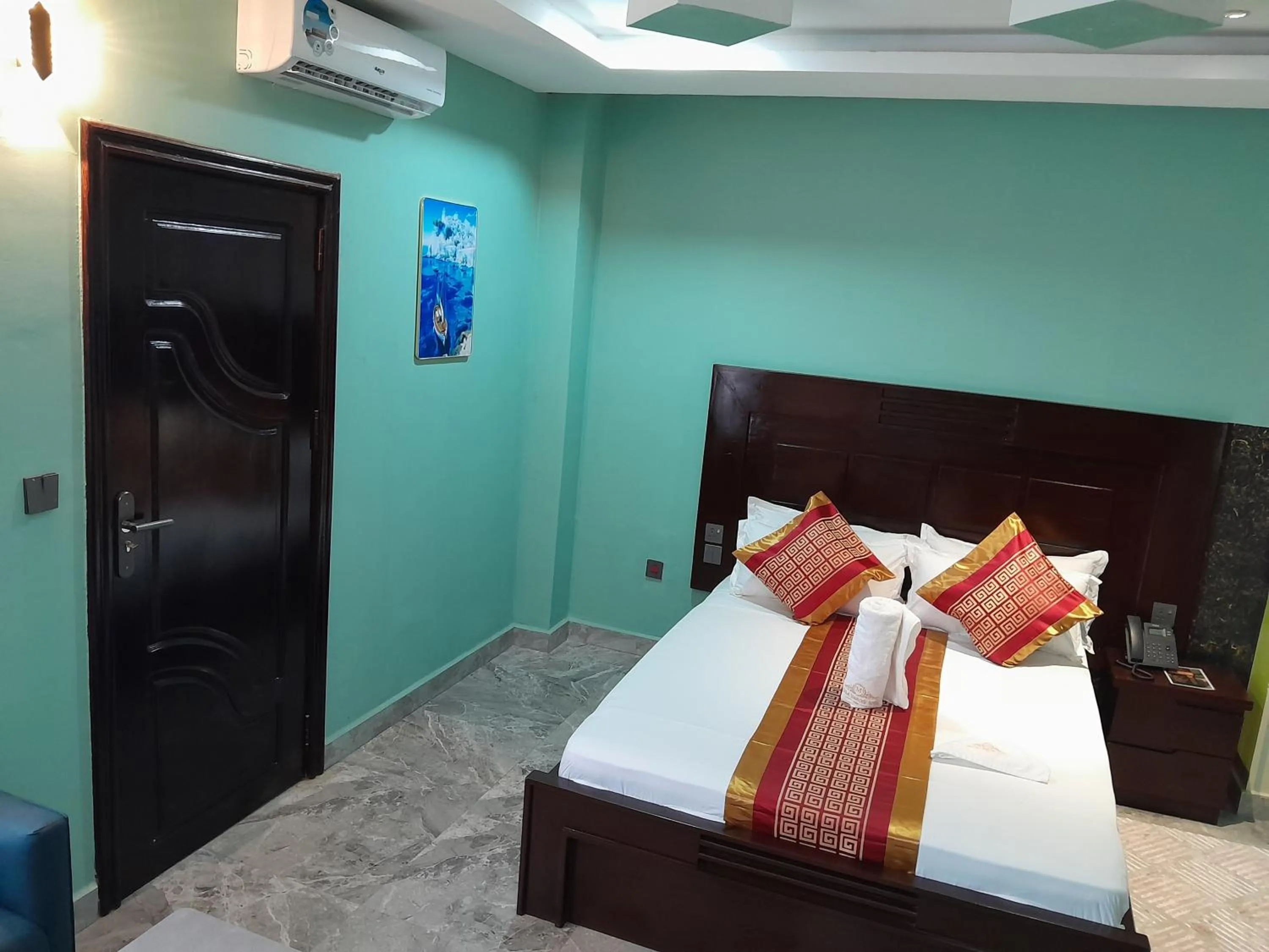 Bed in Mazola Diamond Hotel