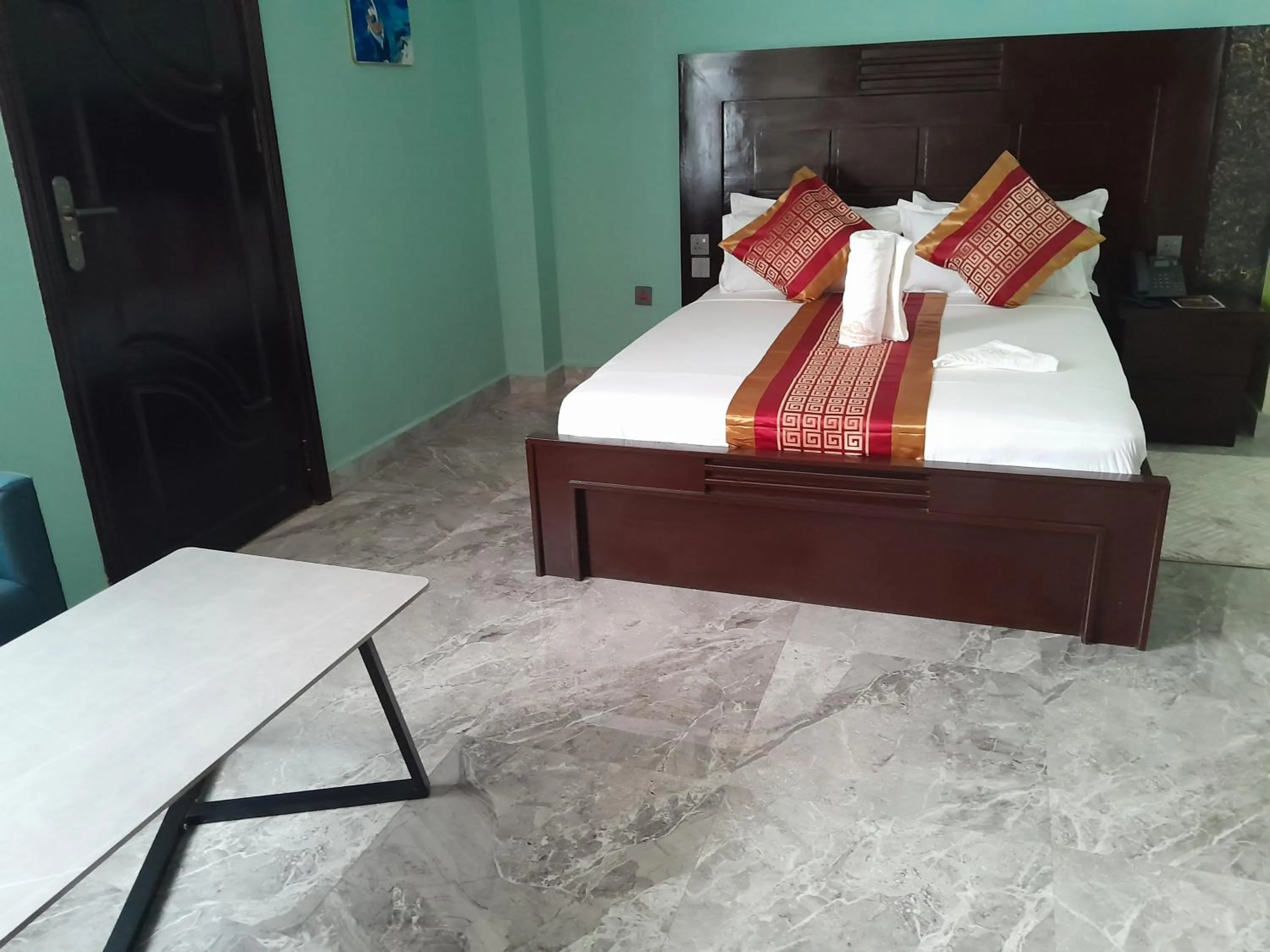 Bed in Mazola Diamond Hotel