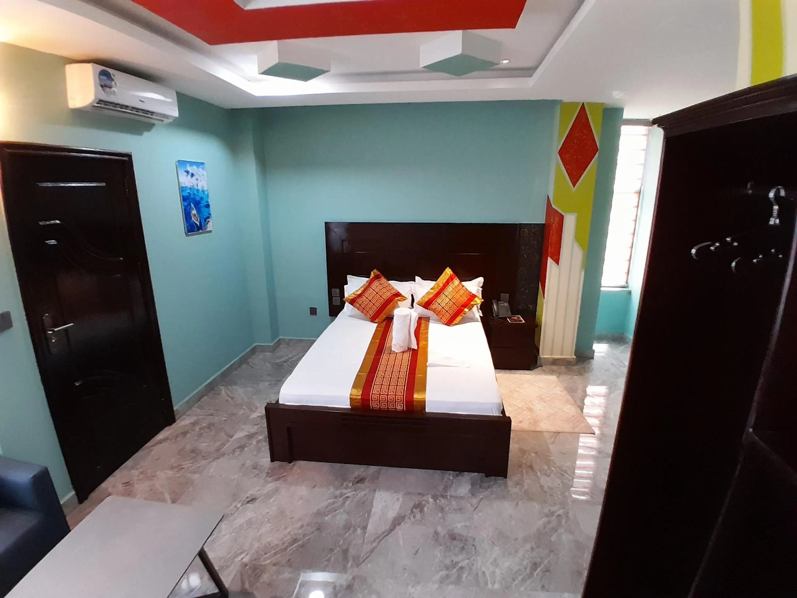 Bed in Mazola Diamond Hotel