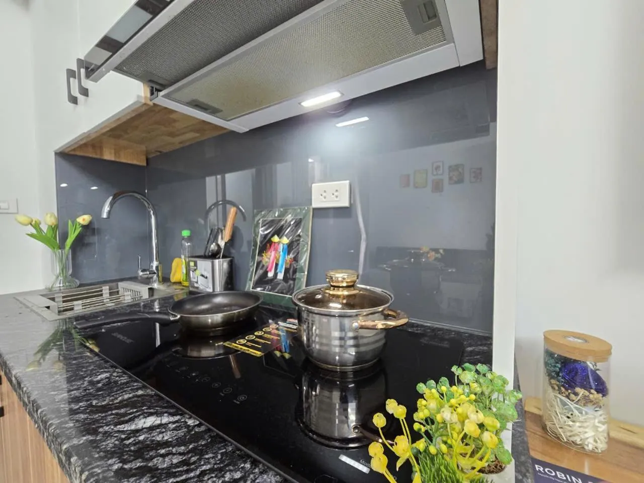 Kitchen or kitchenette in The Chilling'N Homestay Ha Noi 89