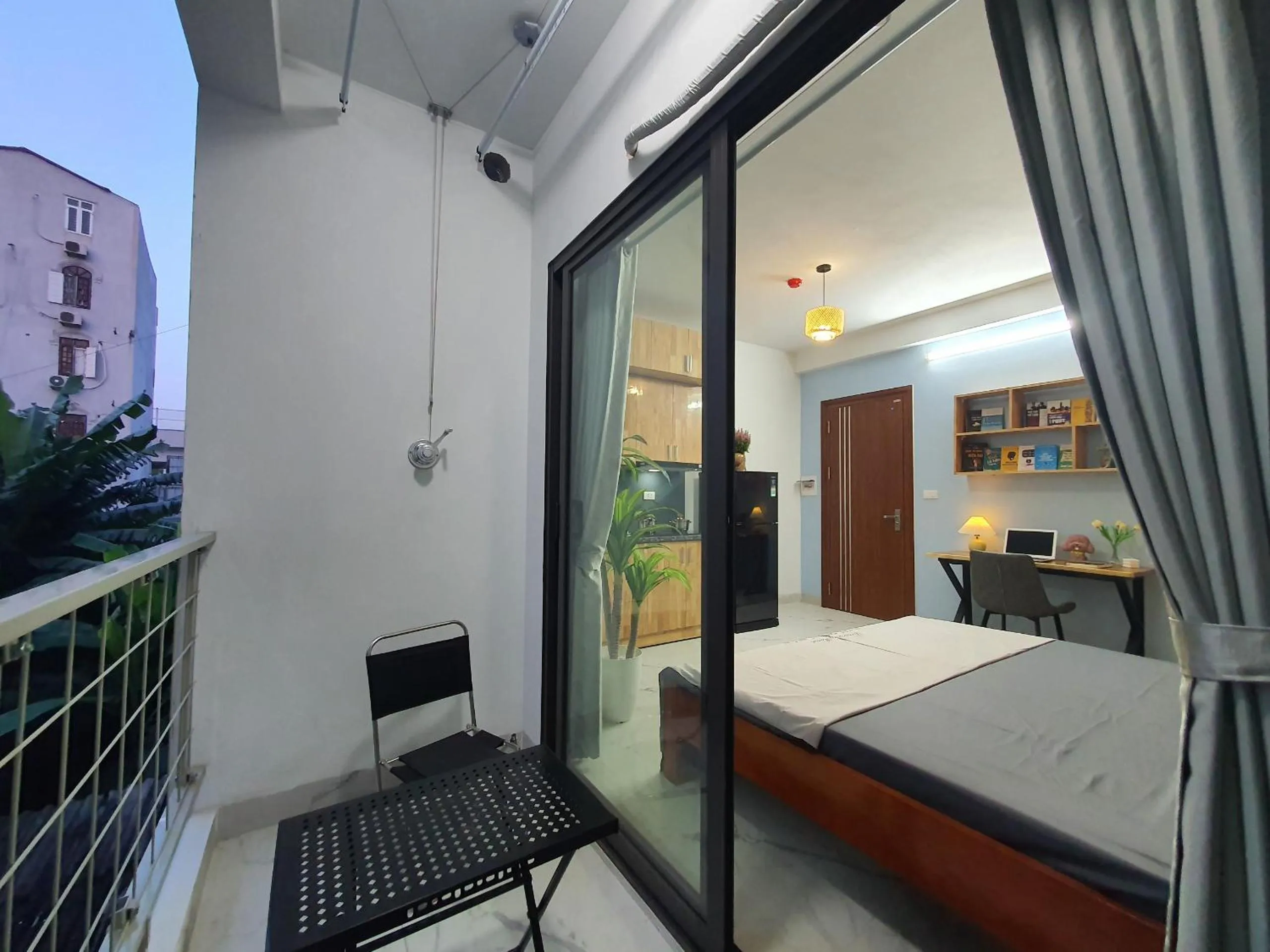 Balcony/Terrace, Bed in The Chilling'N Homestay Ha Noi 89