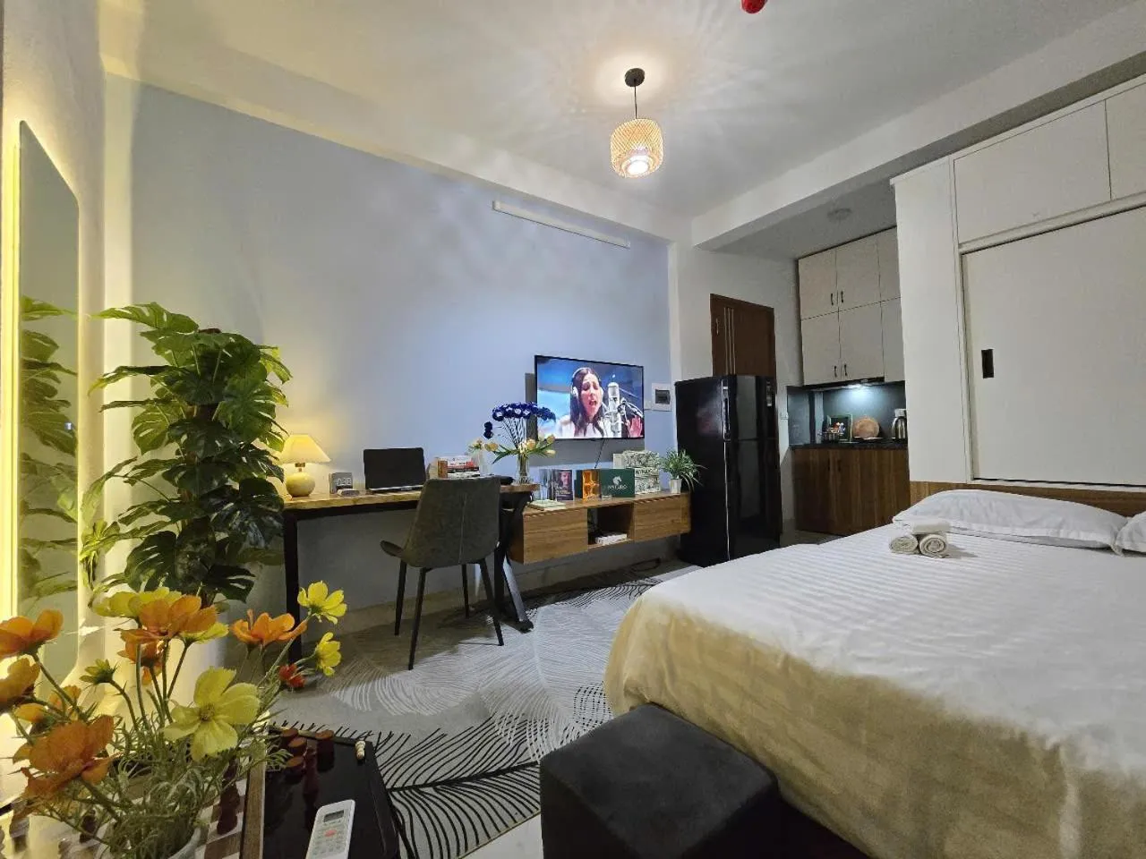 Seating area, Bed in The Chilling'N Homestay Ha Noi 89