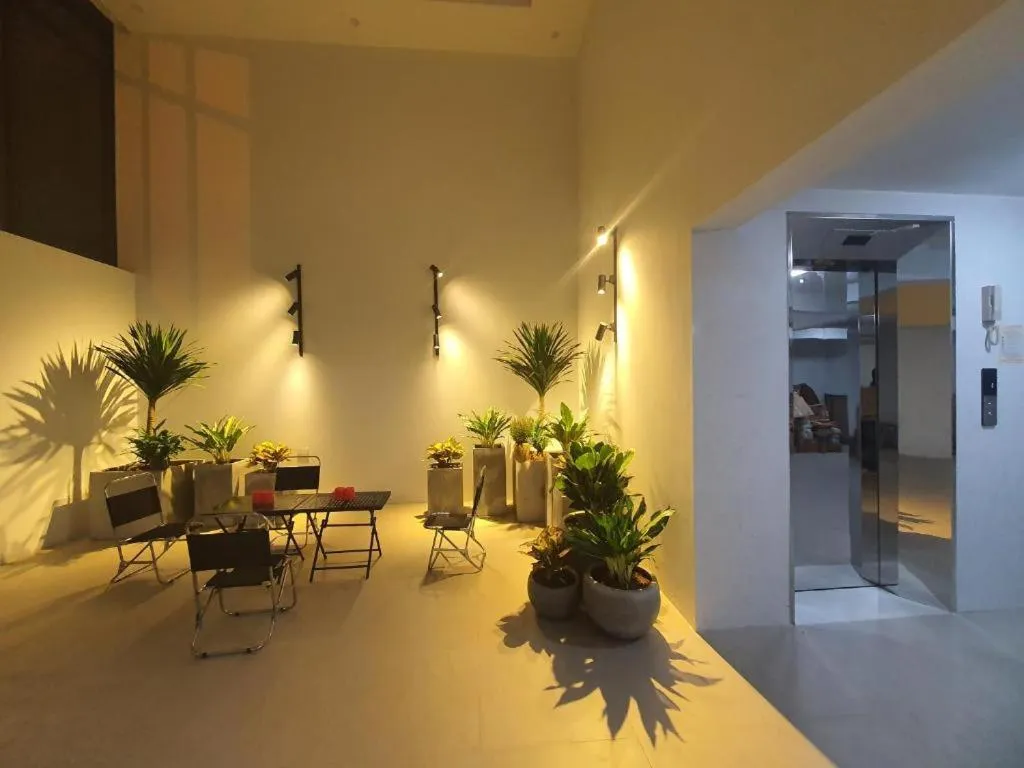 Communal lounge/ TV room in The Chilling'N Homestay Ha Noi 89