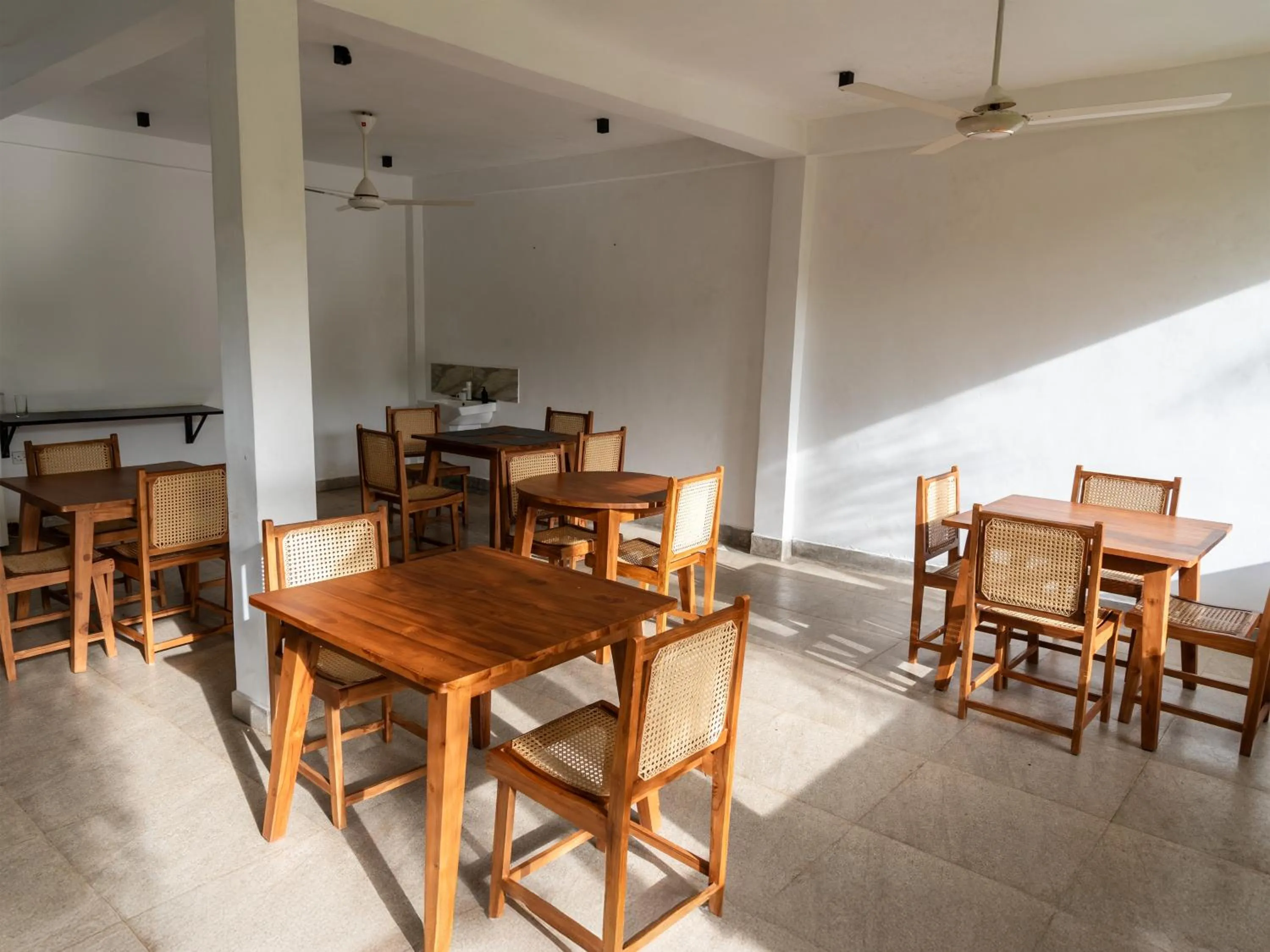 Restaurant/places to eat in Moi Dambulla by DBI