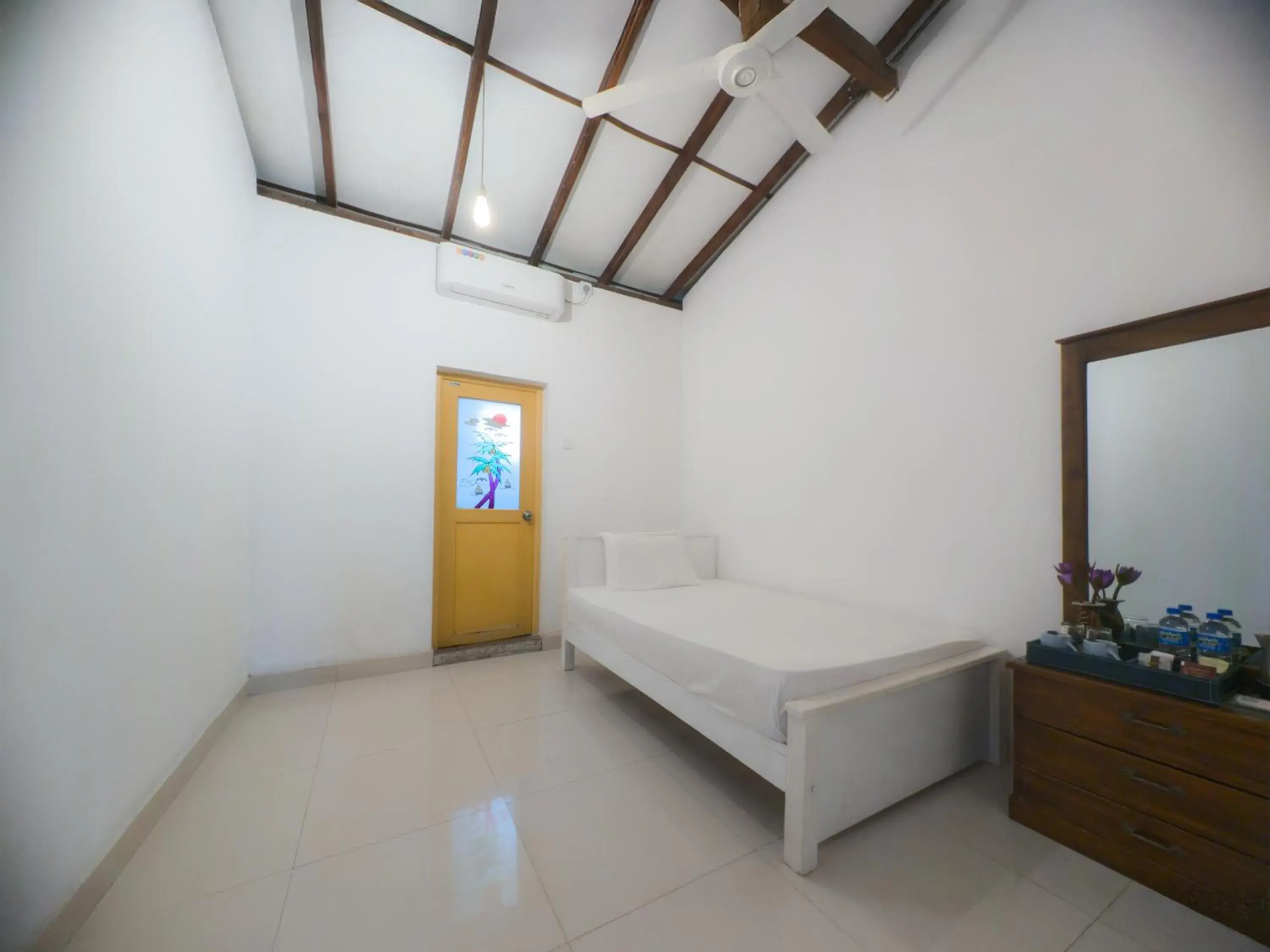 Economy Single Room in Moi Dambulla by DBI Economy Single Room in Moi Dambulla by DBI