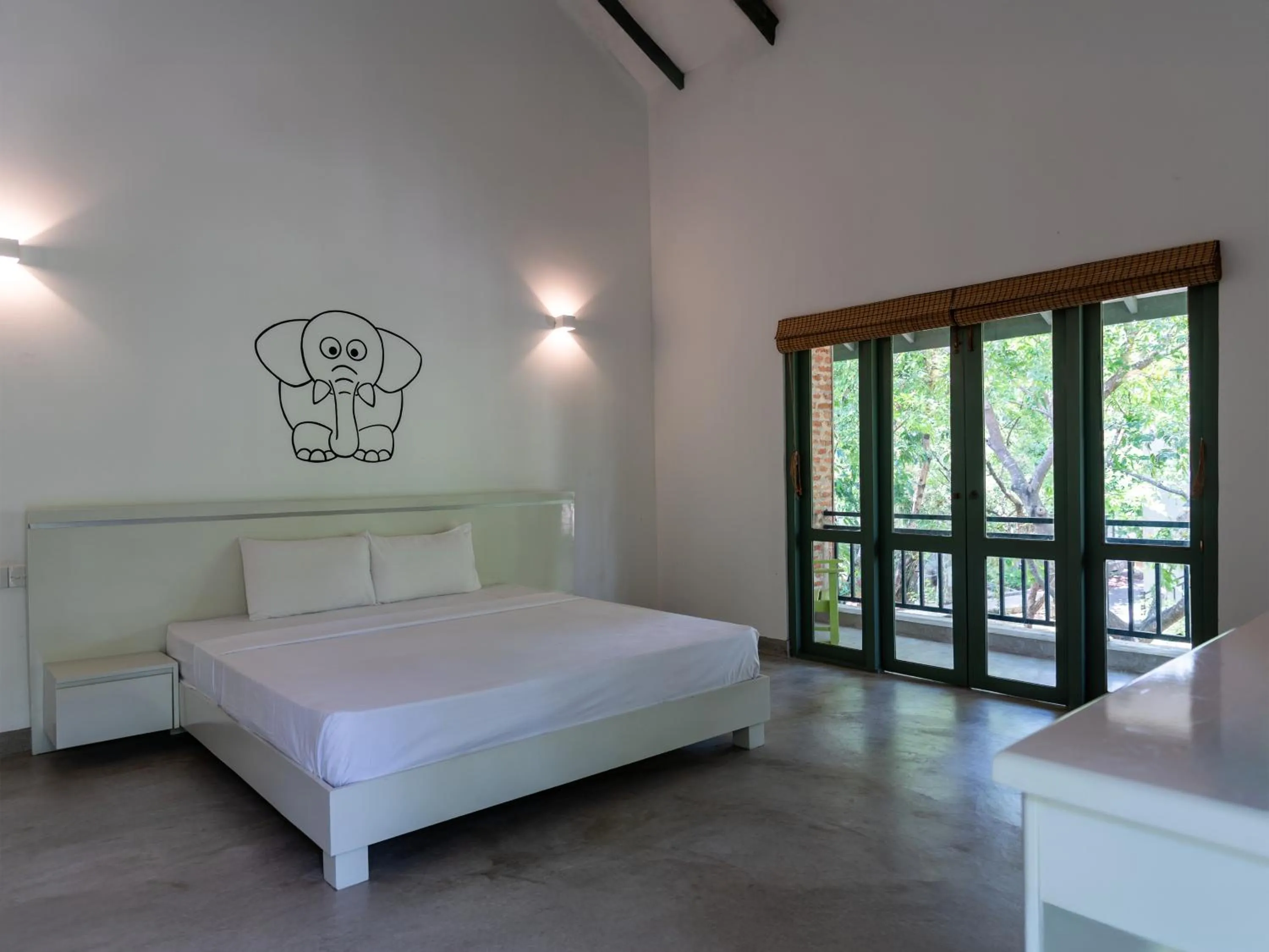 Bed in Moi Dambulla by DBI