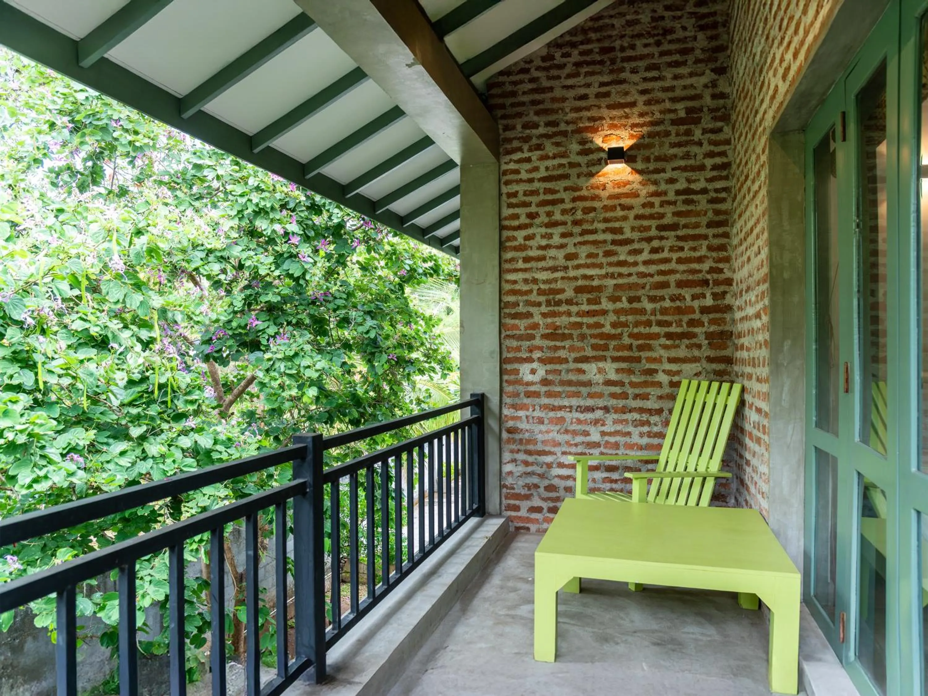 Patio in Moi Dambulla by DBI