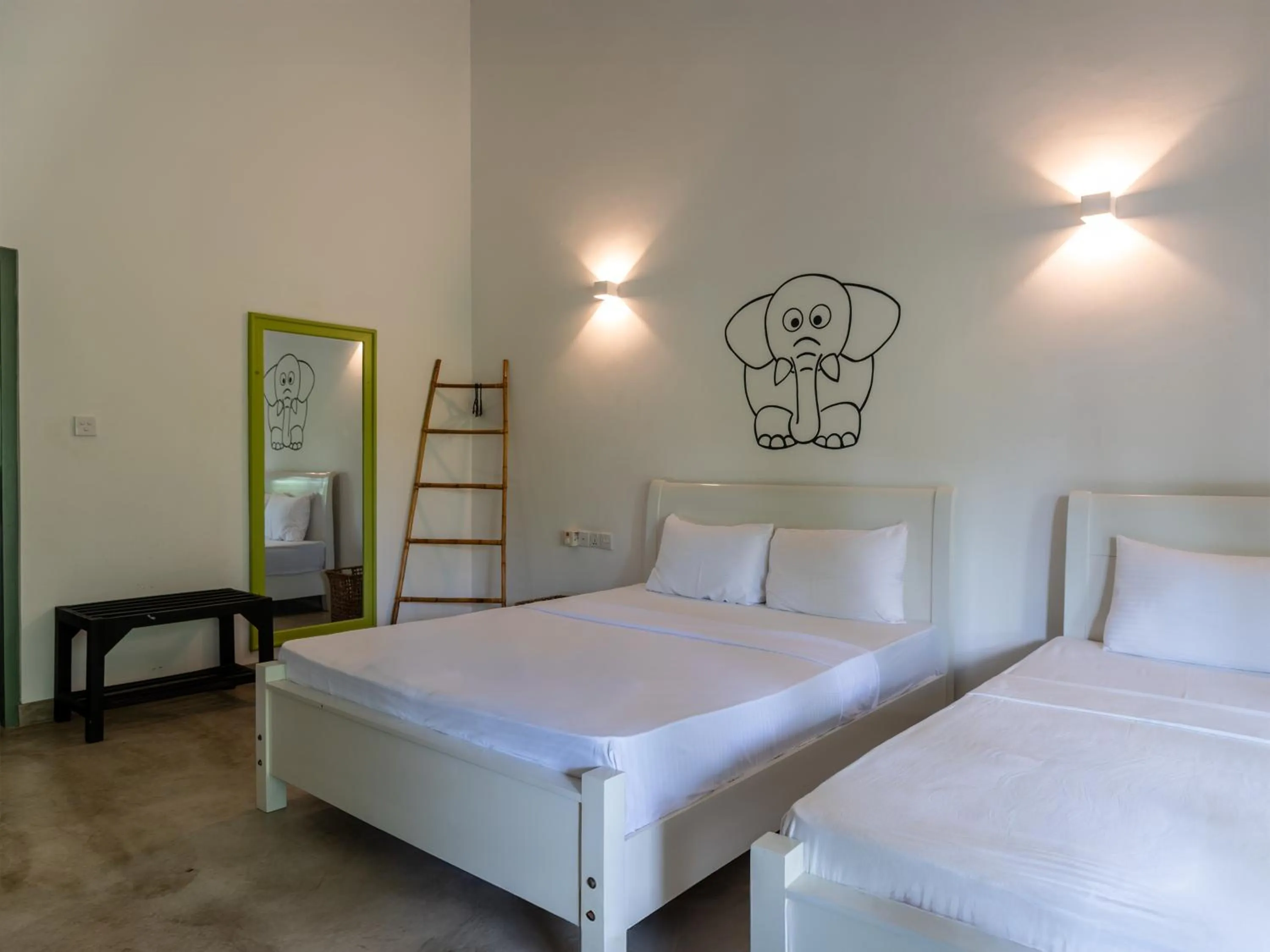 Bed in Moi Dambulla by DBI