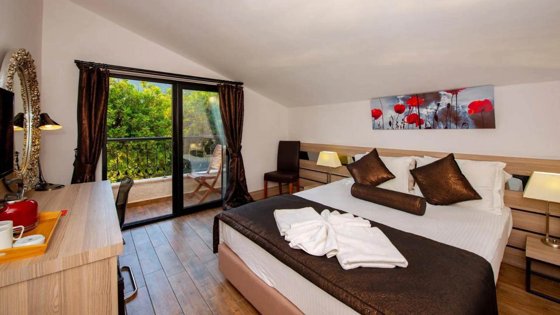 Decorative detail, Bed in S3 Seahorse Beach Club