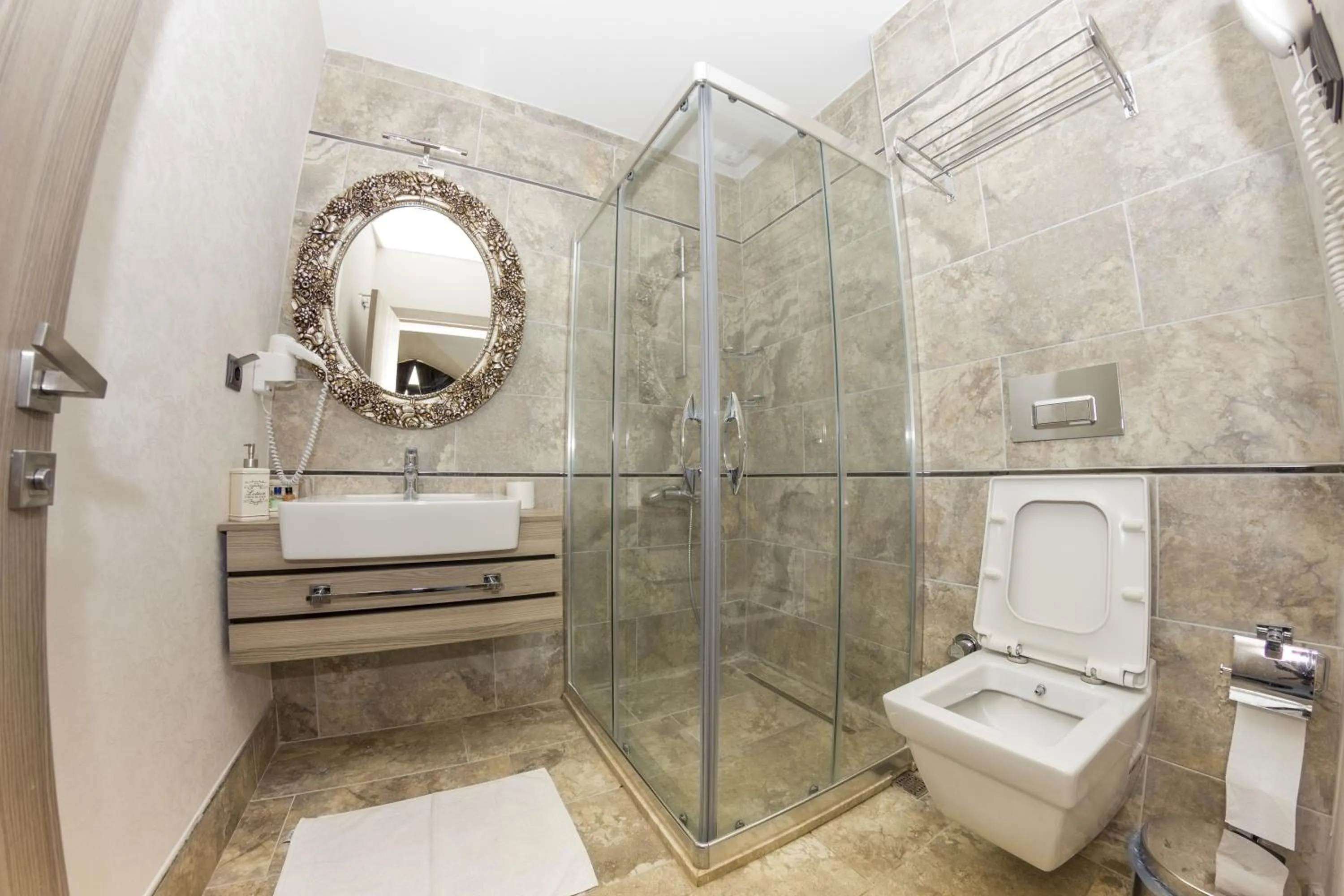 Shower in S3 Seahorse Beach Club