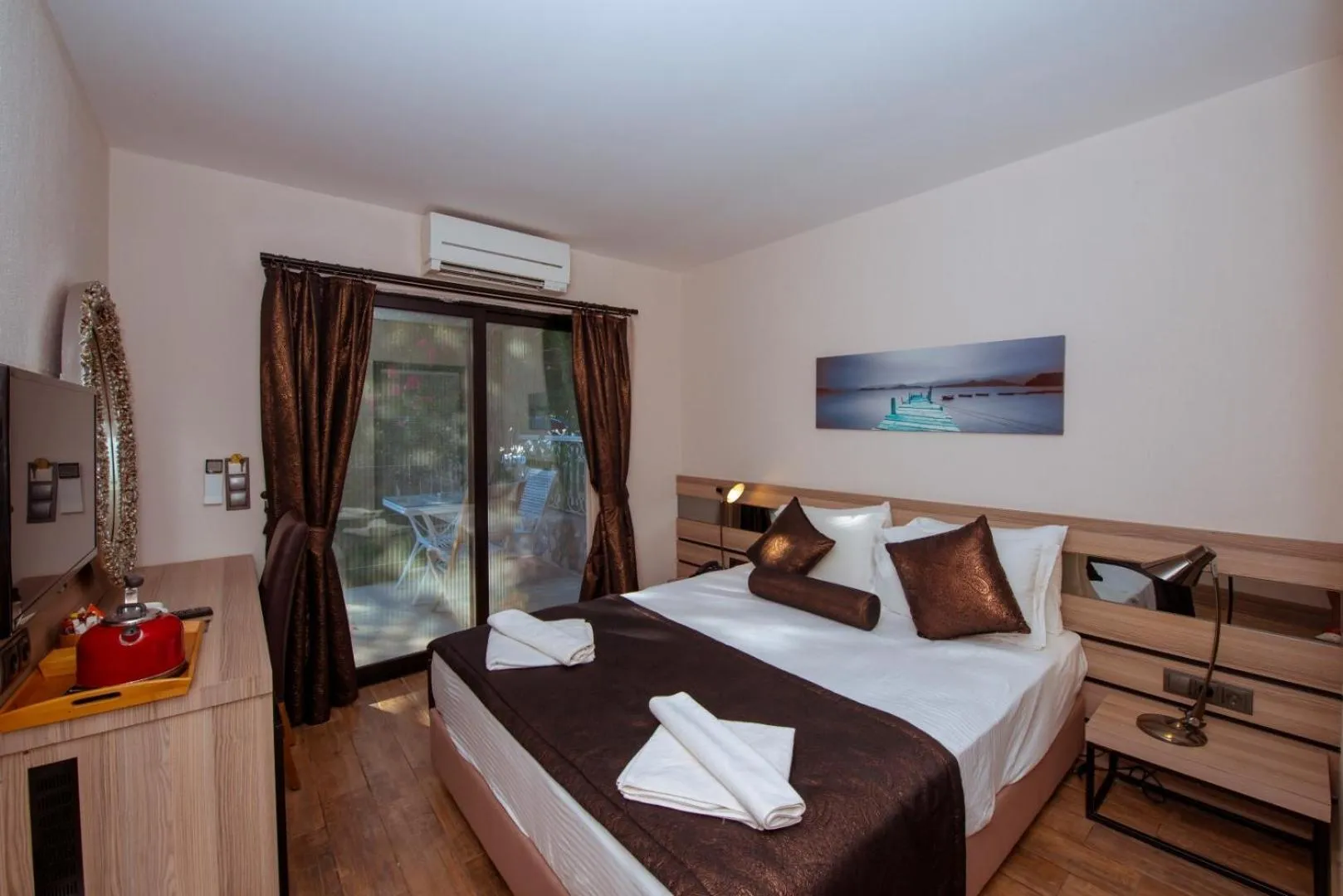 Decorative detail, Bed in S3 Seahorse Beach Club