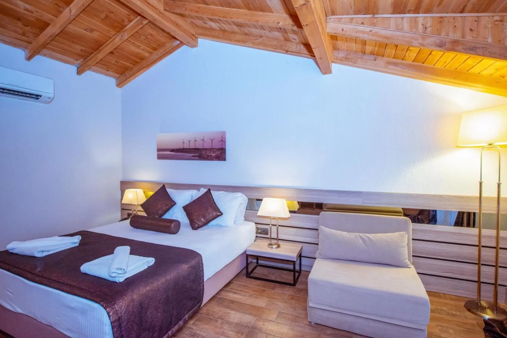 Decorative detail, Bed in S3 Seahorse Beach Club