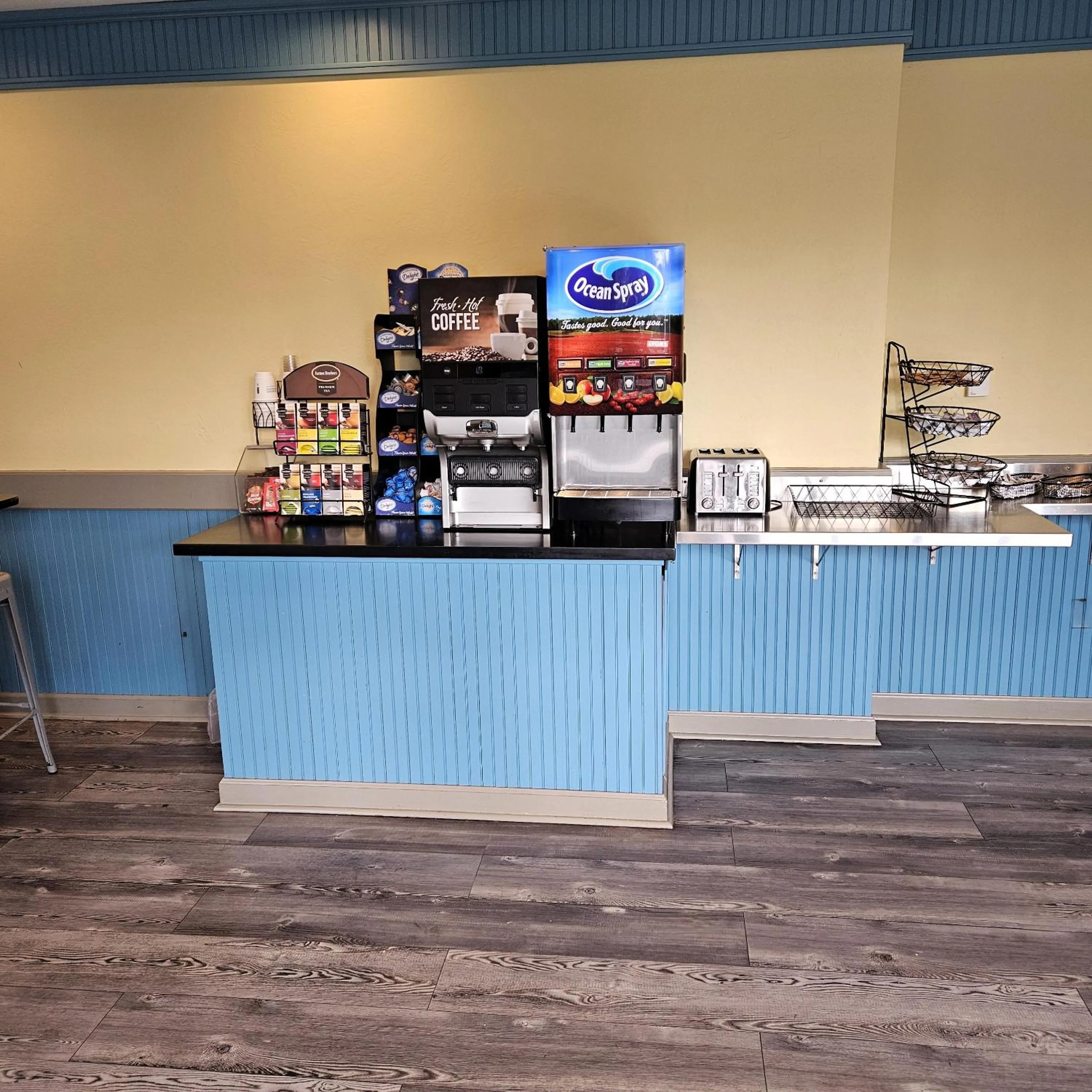 Breakfast in Days Inn and Suites by Wyndham Downtown Missoula-University