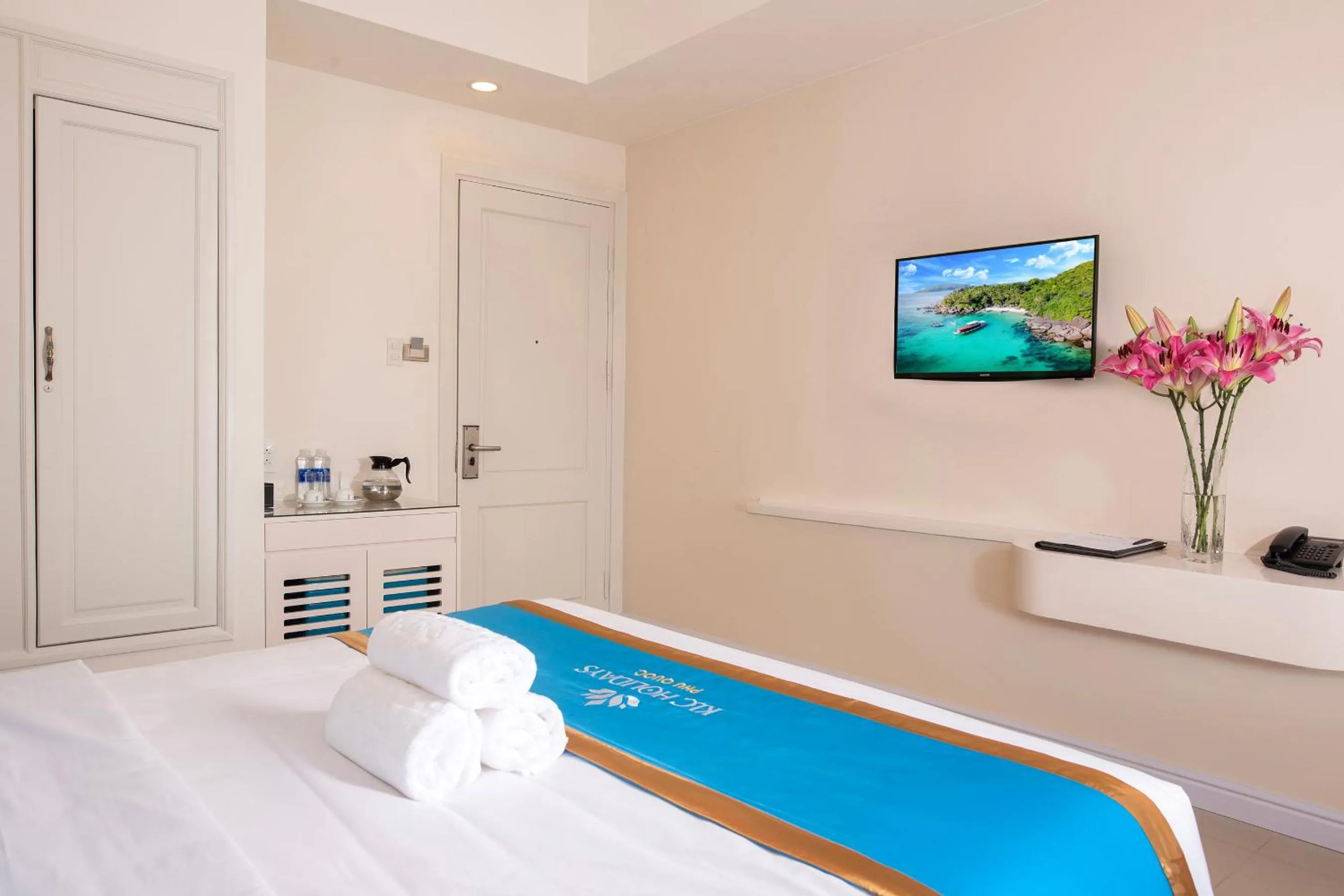 Bed in KLC Holidays Phu Quoc Hotel