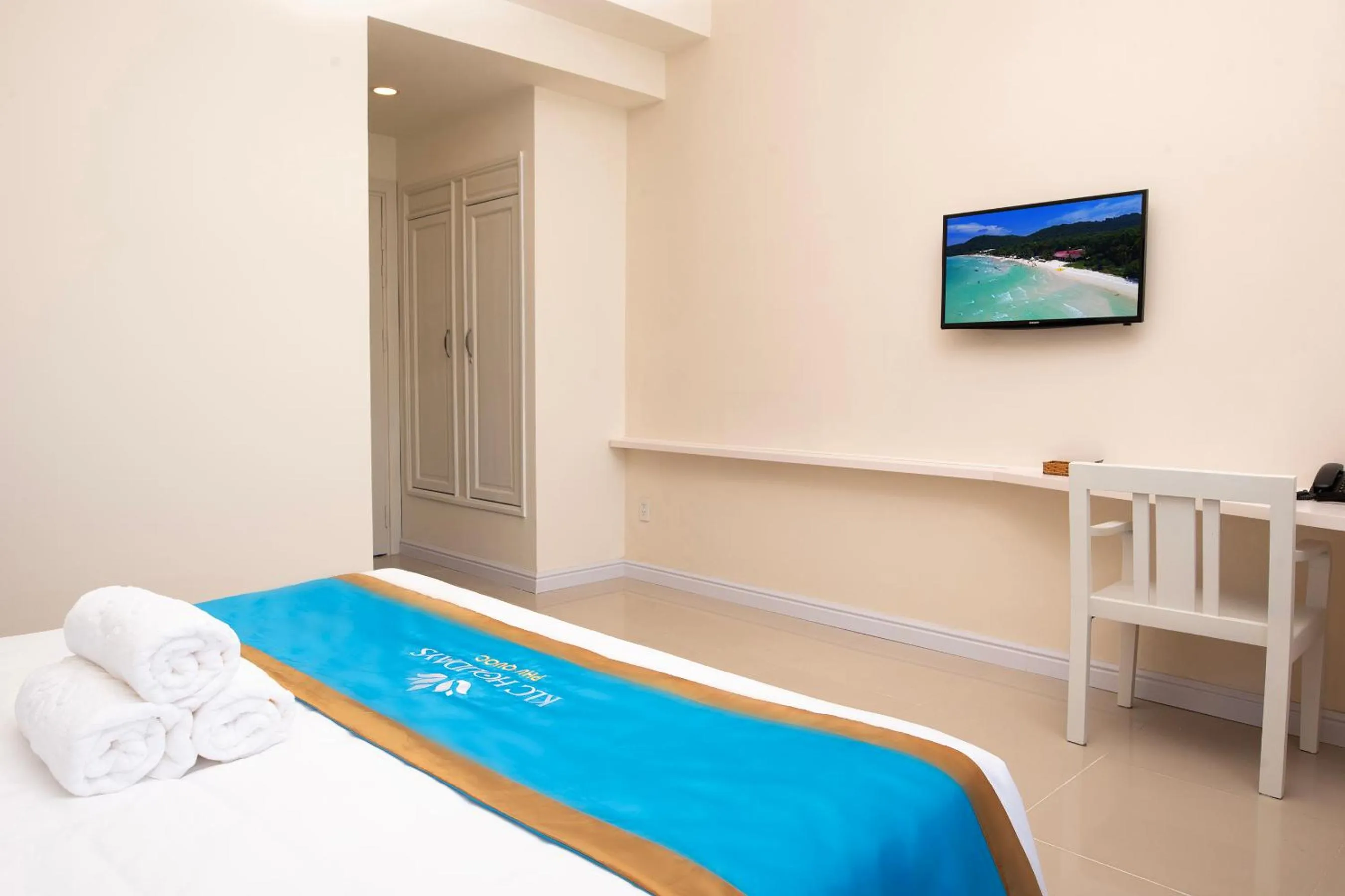 Bed in KLC Holidays Phu Quoc Hotel