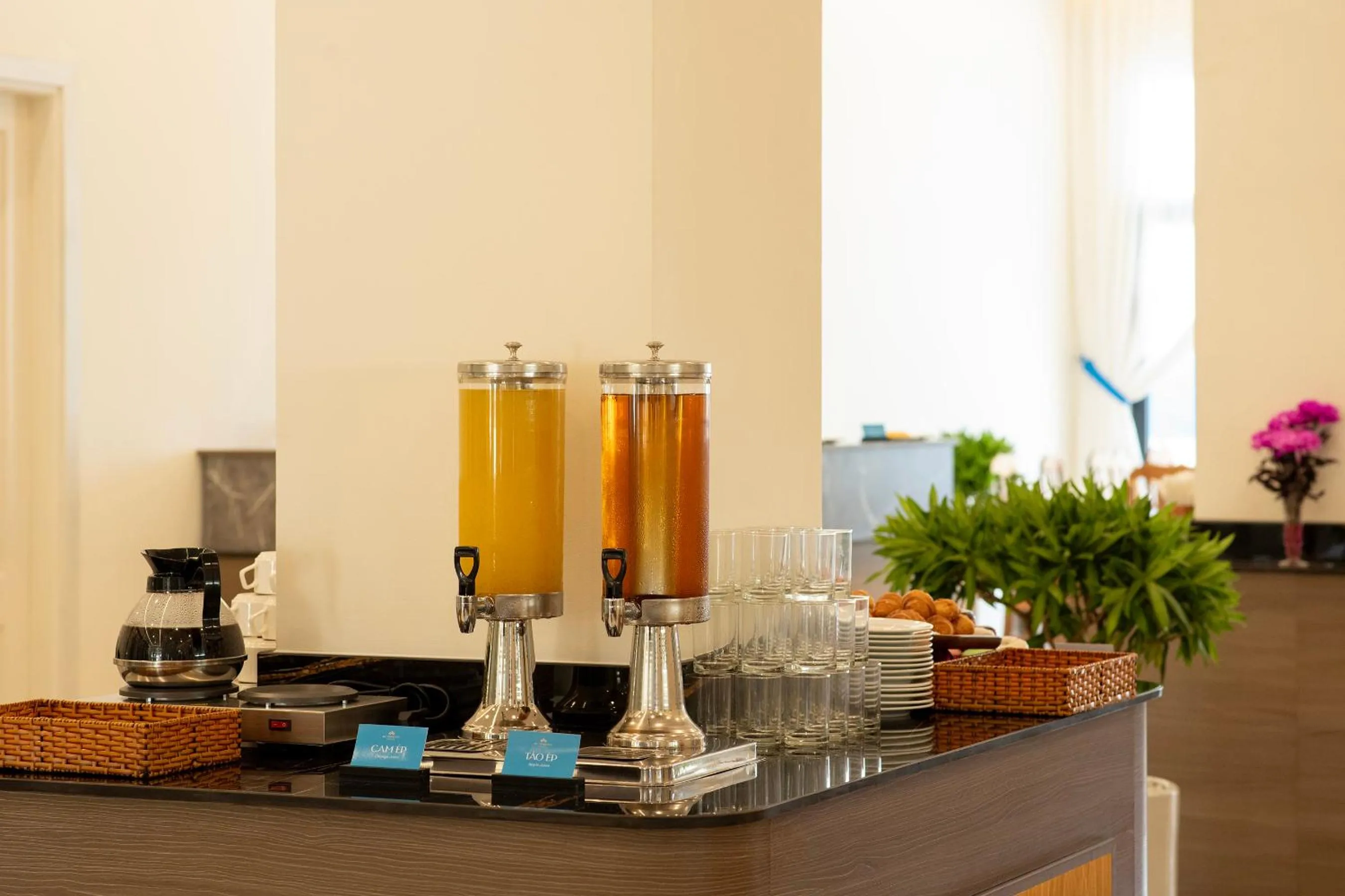 Food and drinks in KLC Holidays Phu Quoc Hotel