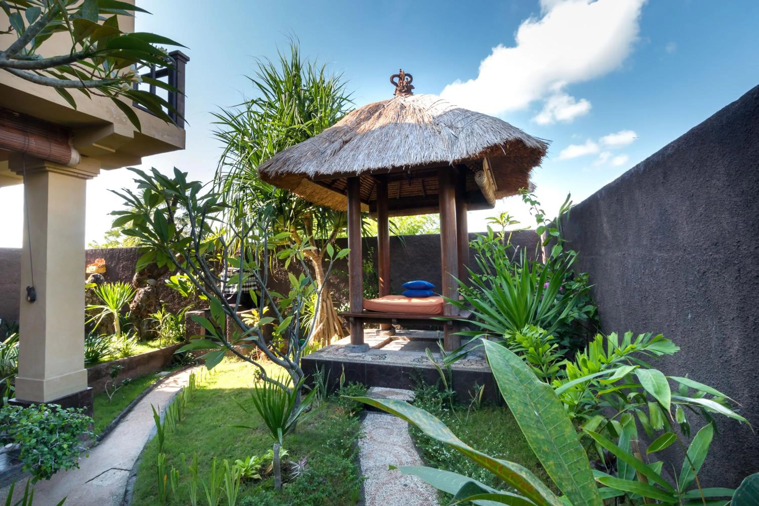 Garden in Pondok Mimpi Tulamben by AGATA